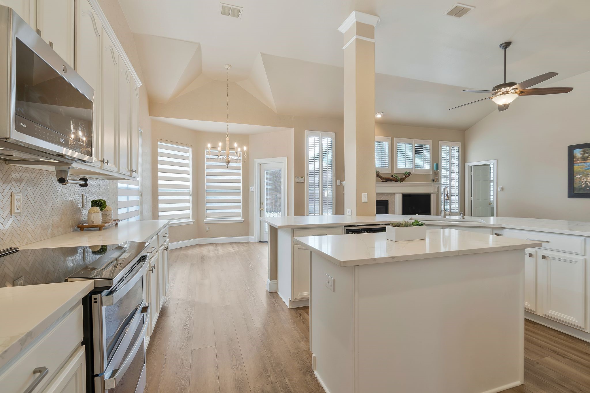 2401 Crockett Court