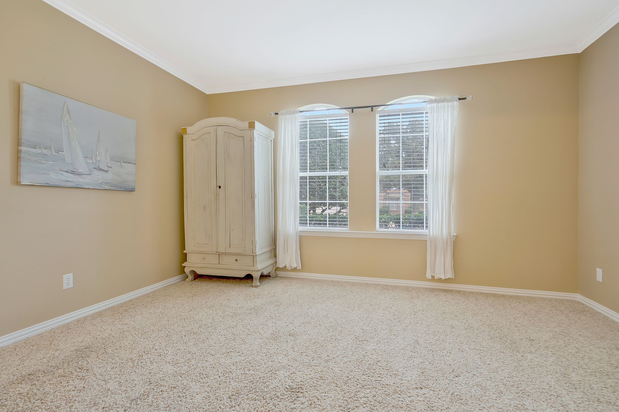 2401 Crockett Court
