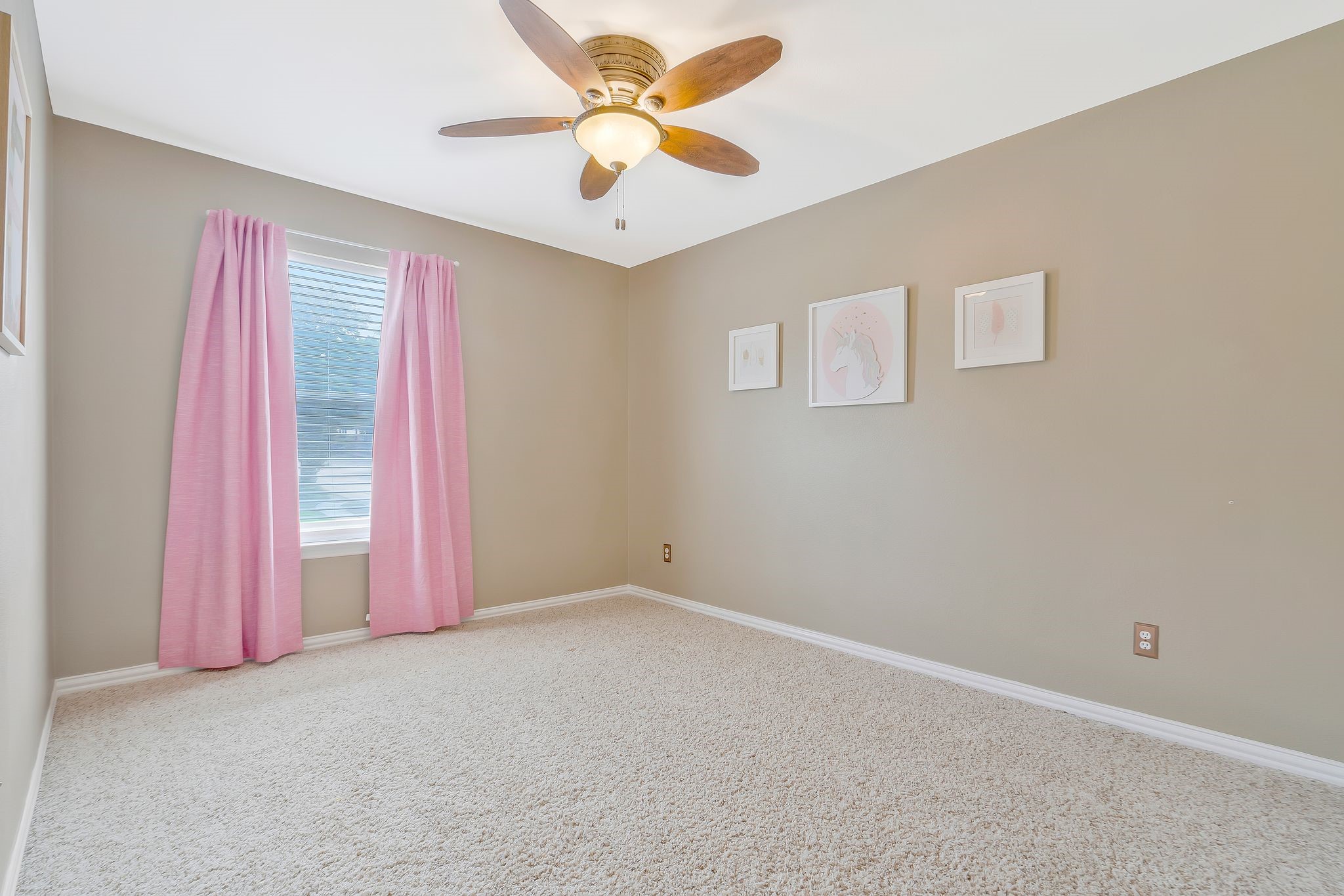 2401 Crockett Court