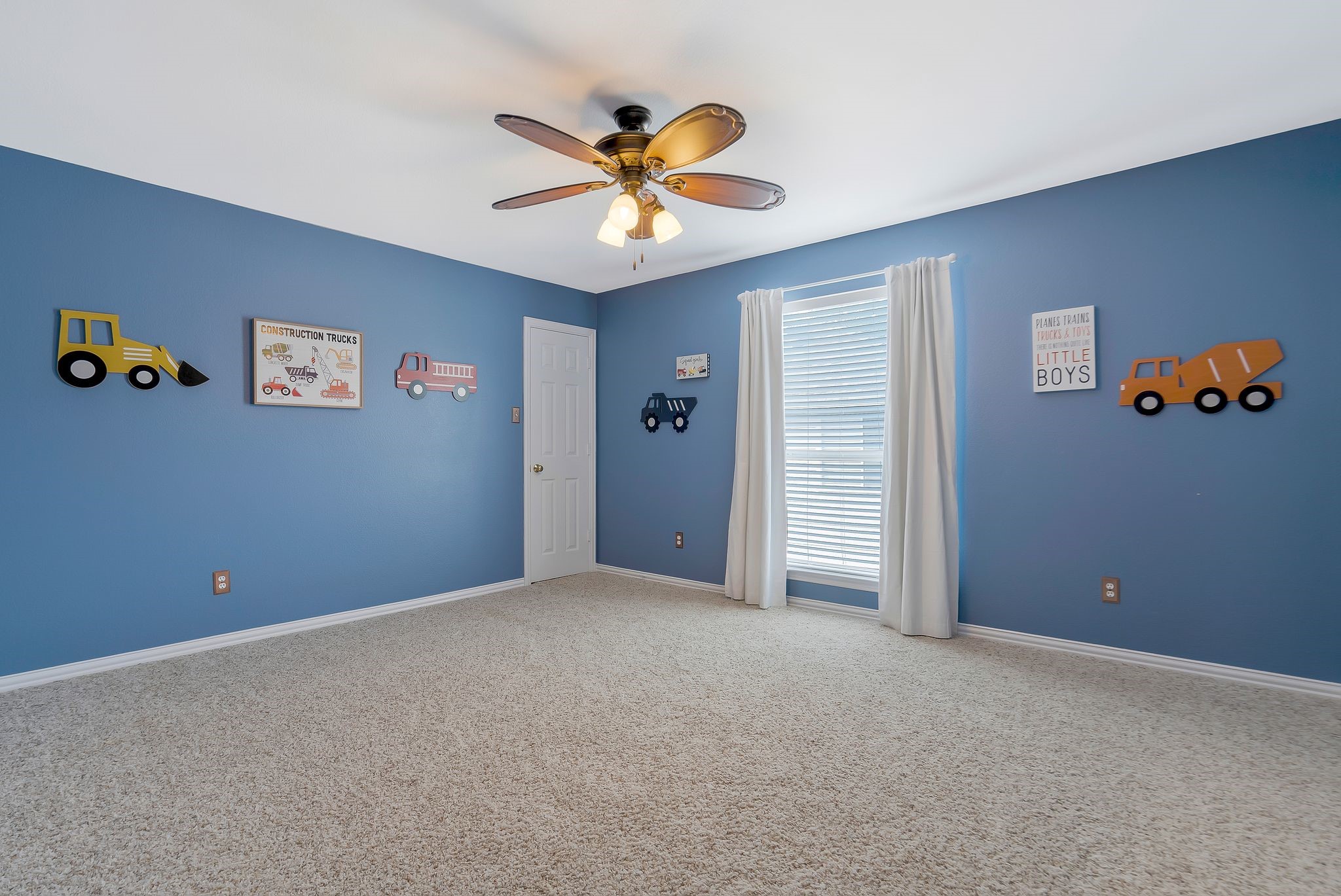 2401 Crockett Court