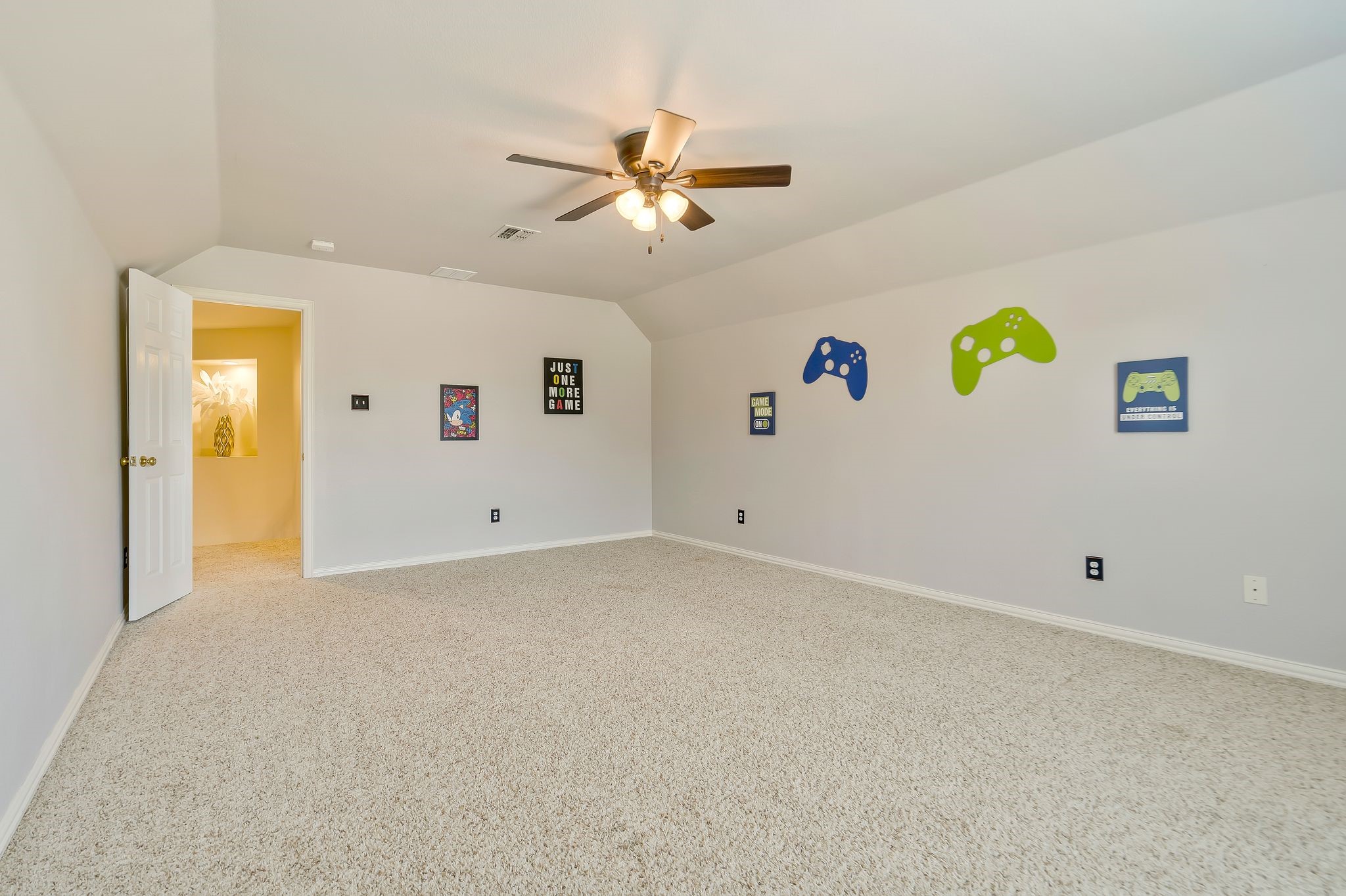 2401 Crockett Court