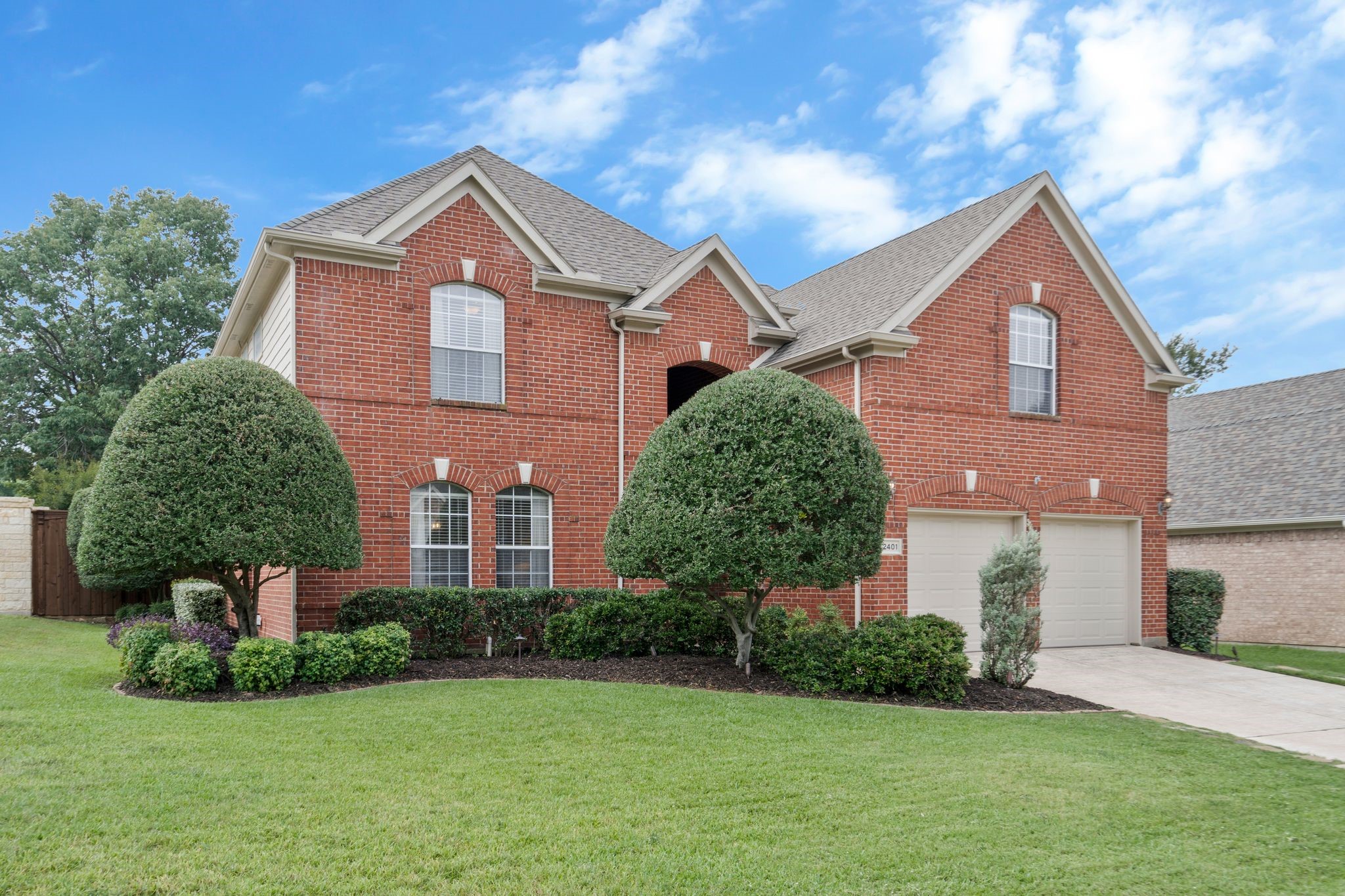 2401 Crockett Court