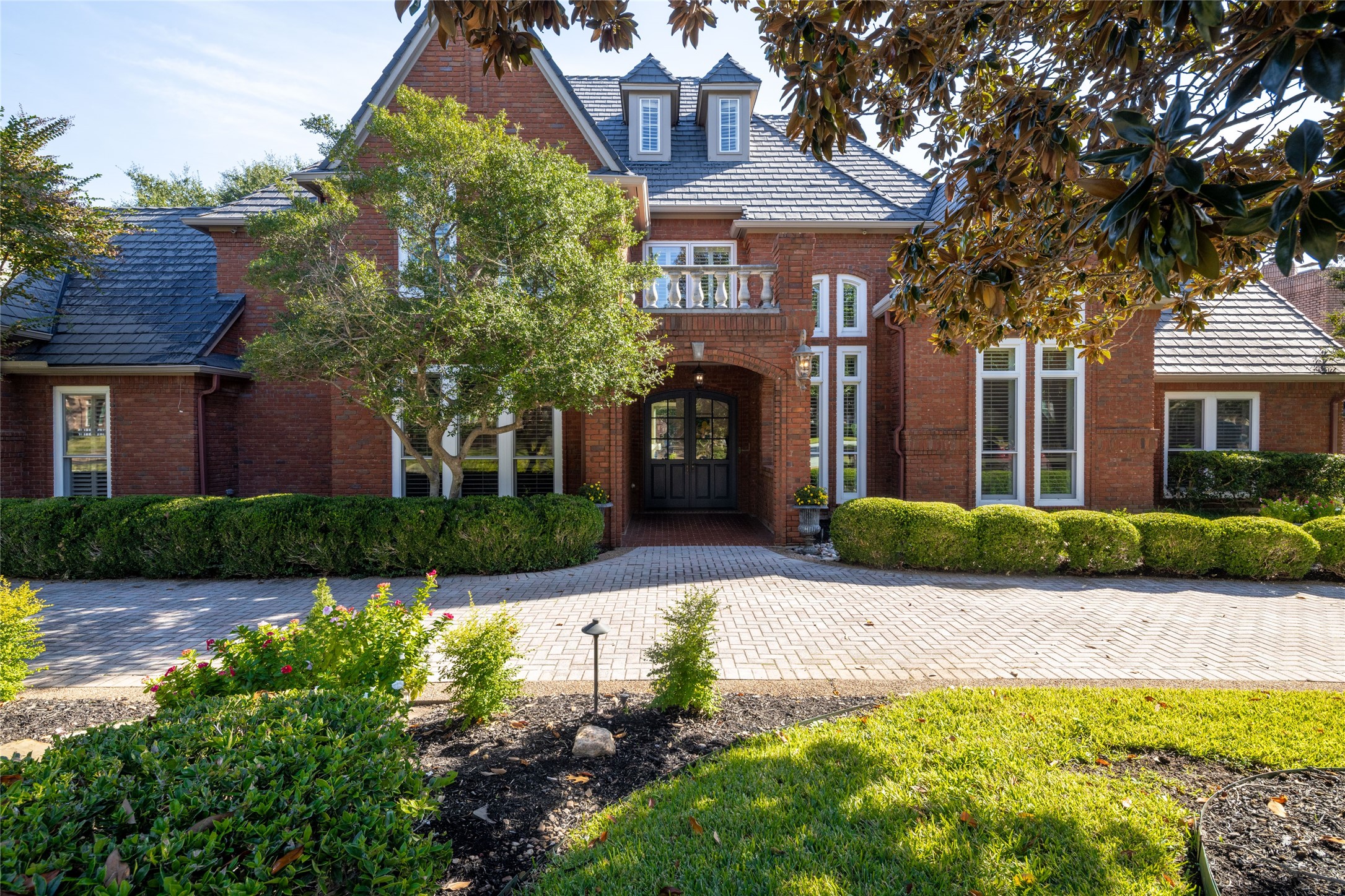 4507 Lakeside Drive