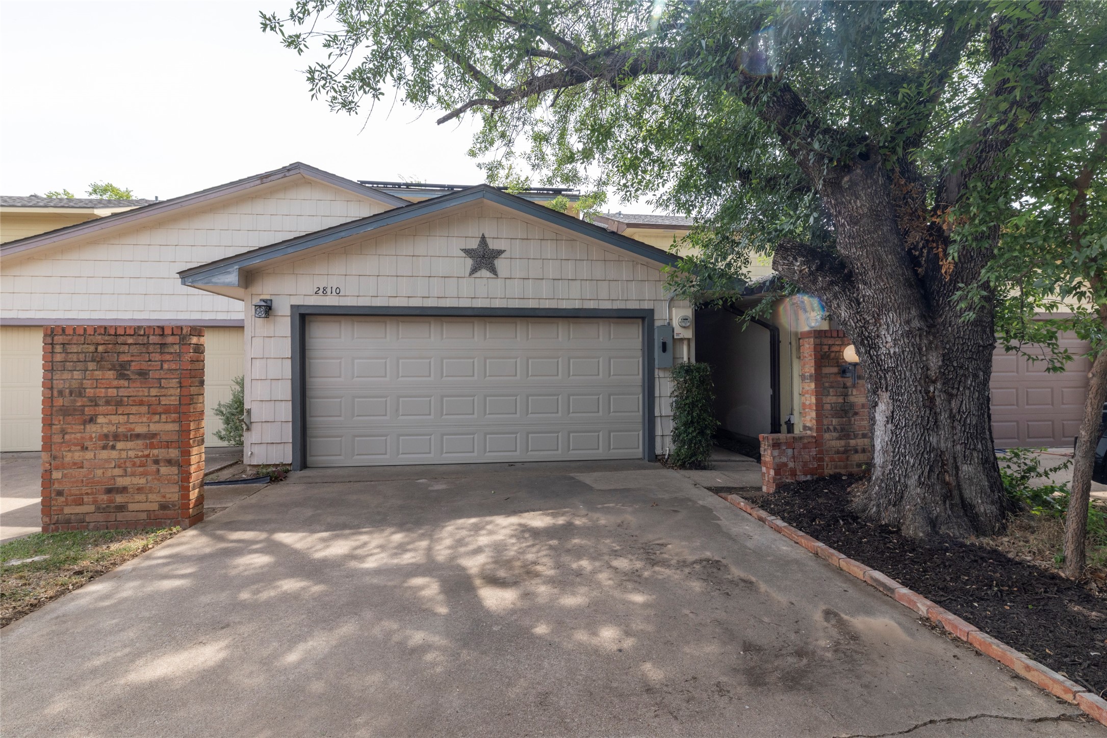 2810 Spring Valley Drive