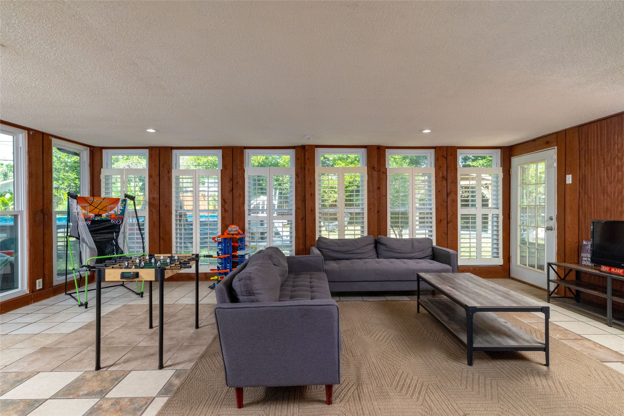 637 Post Oak Drive