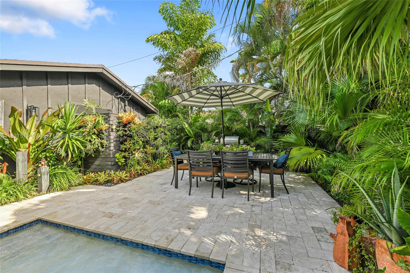 378 SW 33rd Ter