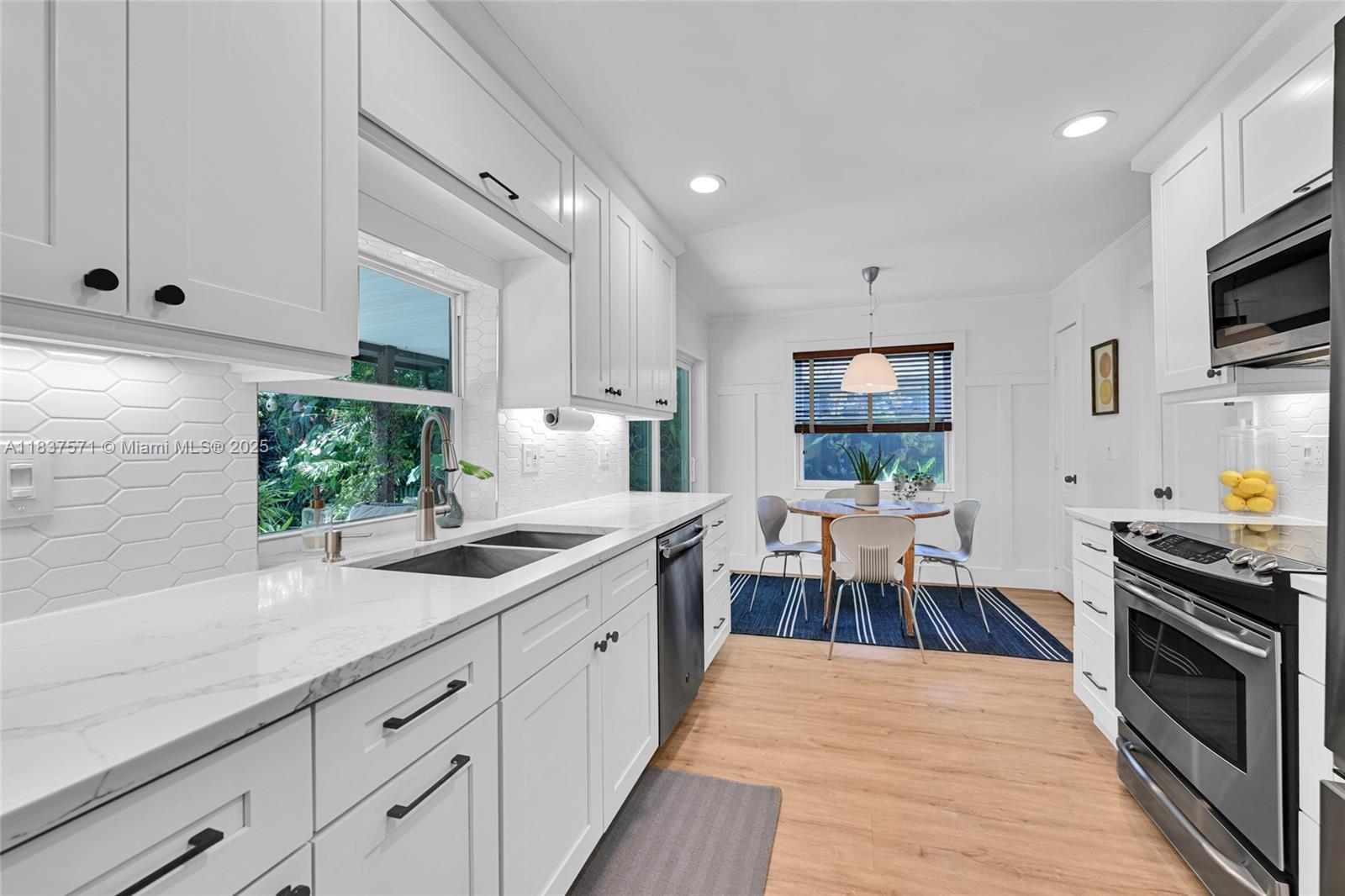 378 SW 33rd Ter