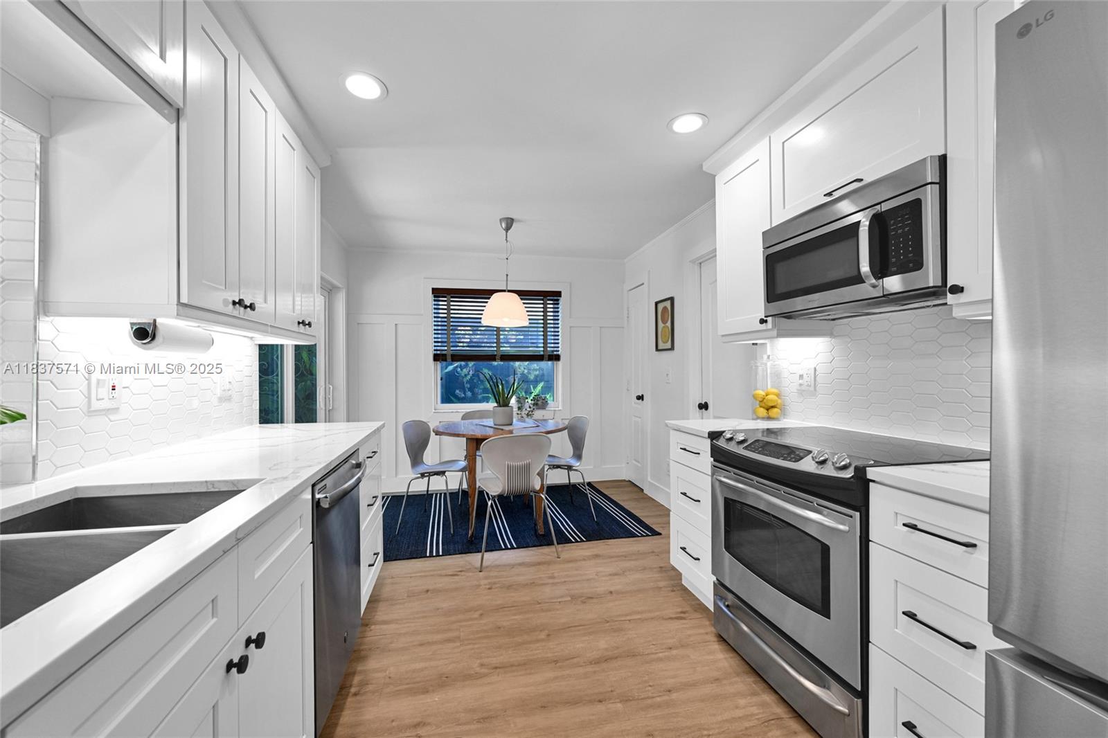 378 SW 33rd Ter