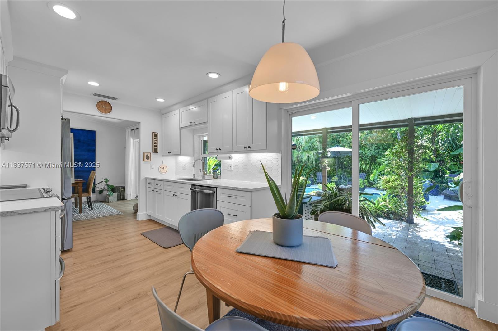 378 SW 33rd Ter