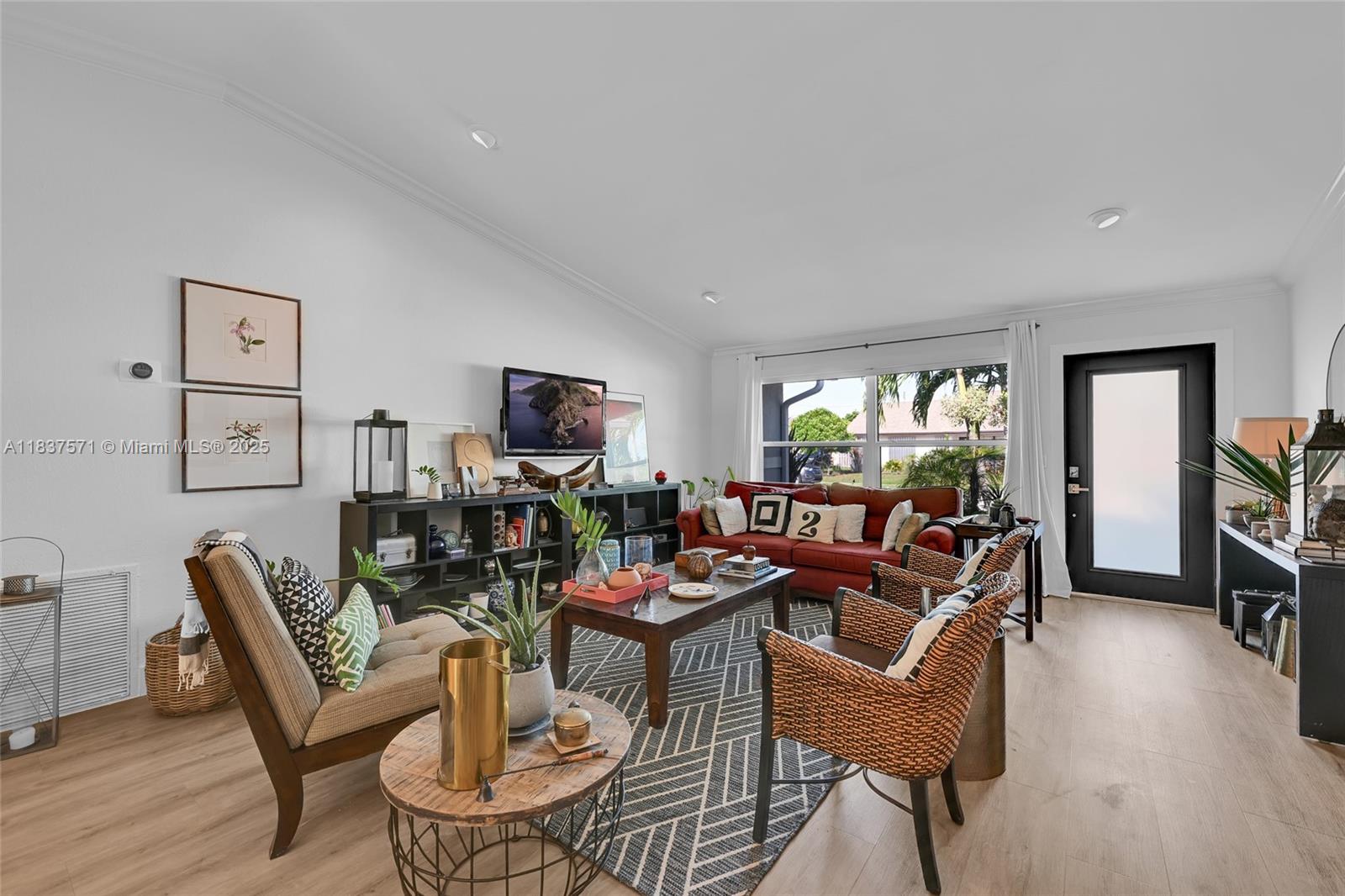 378 SW 33rd Ter