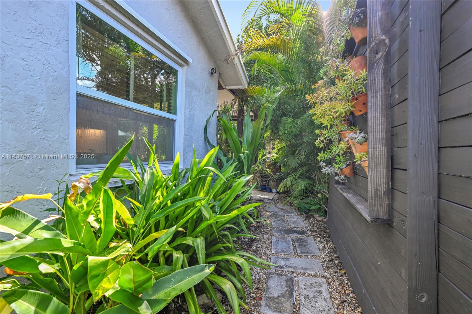 378 SW 33rd Ter
