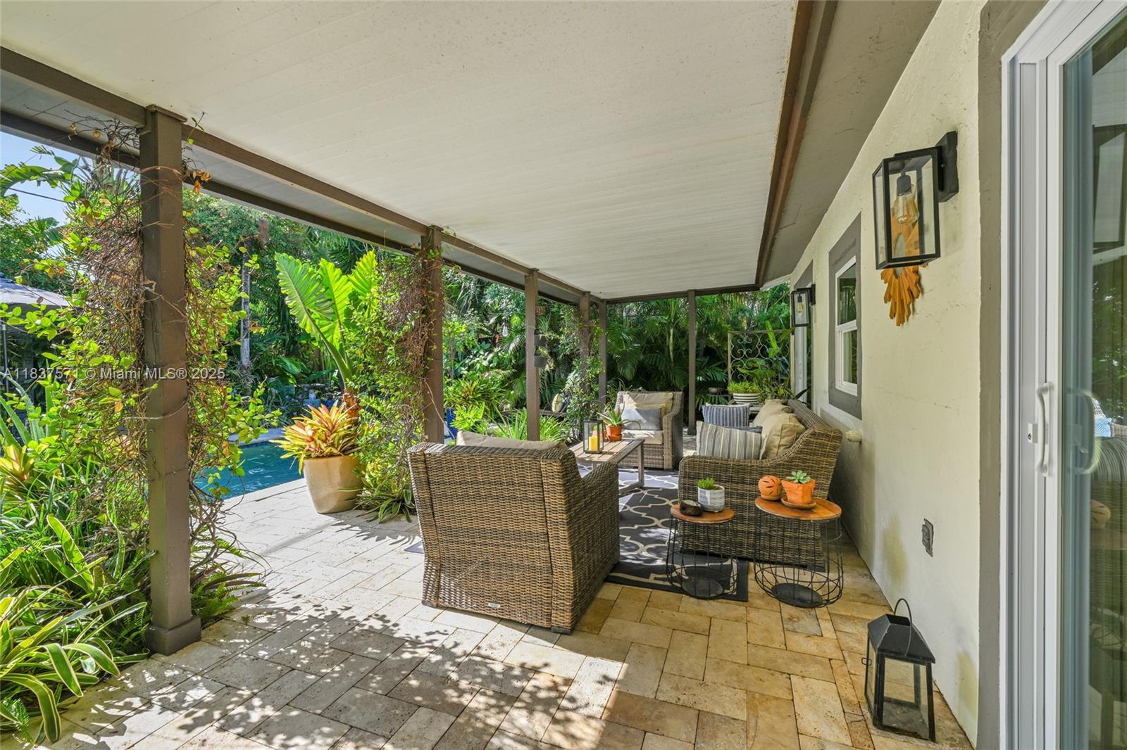 378 SW 33rd Ter