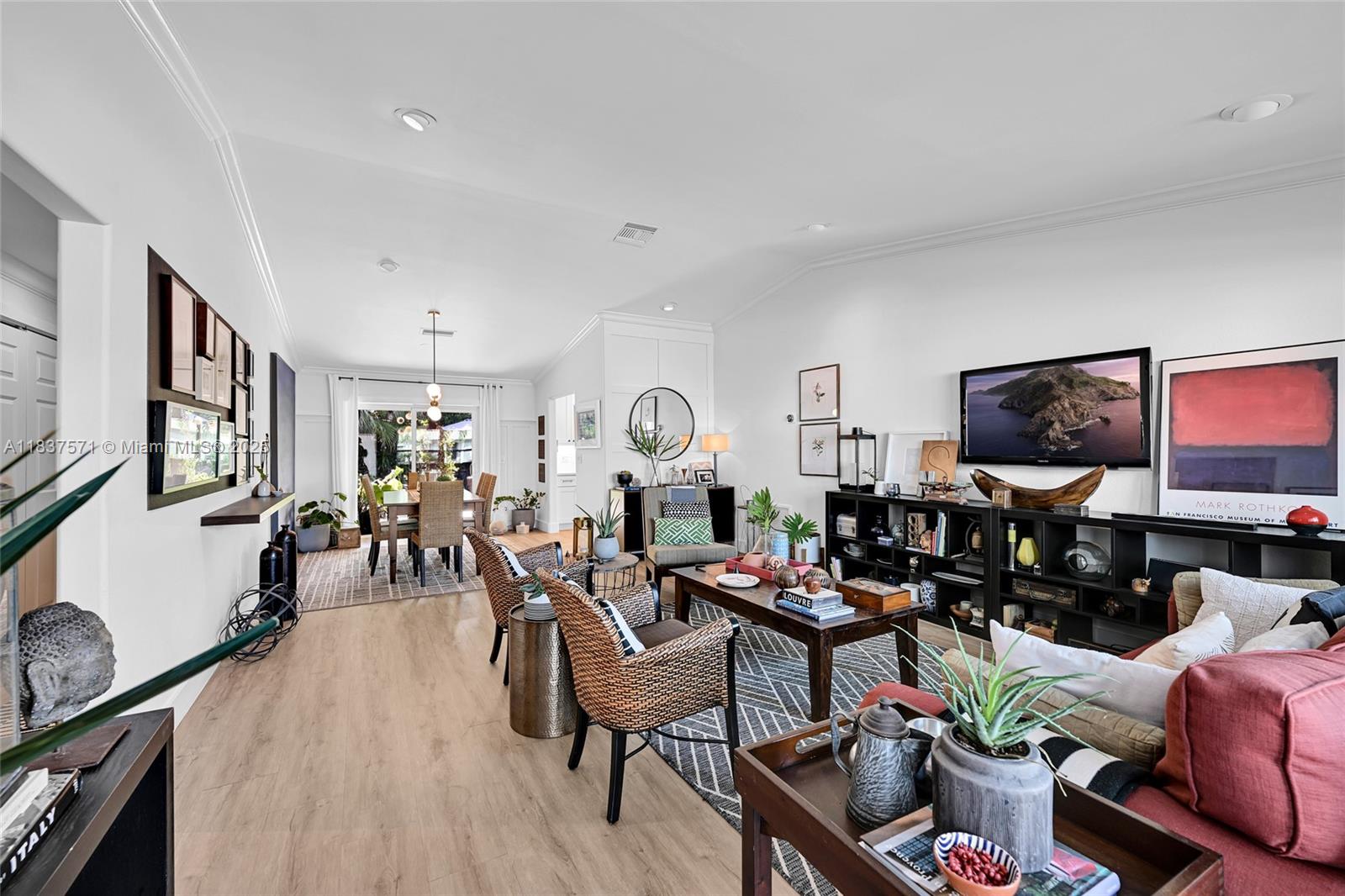378 SW 33rd Ter