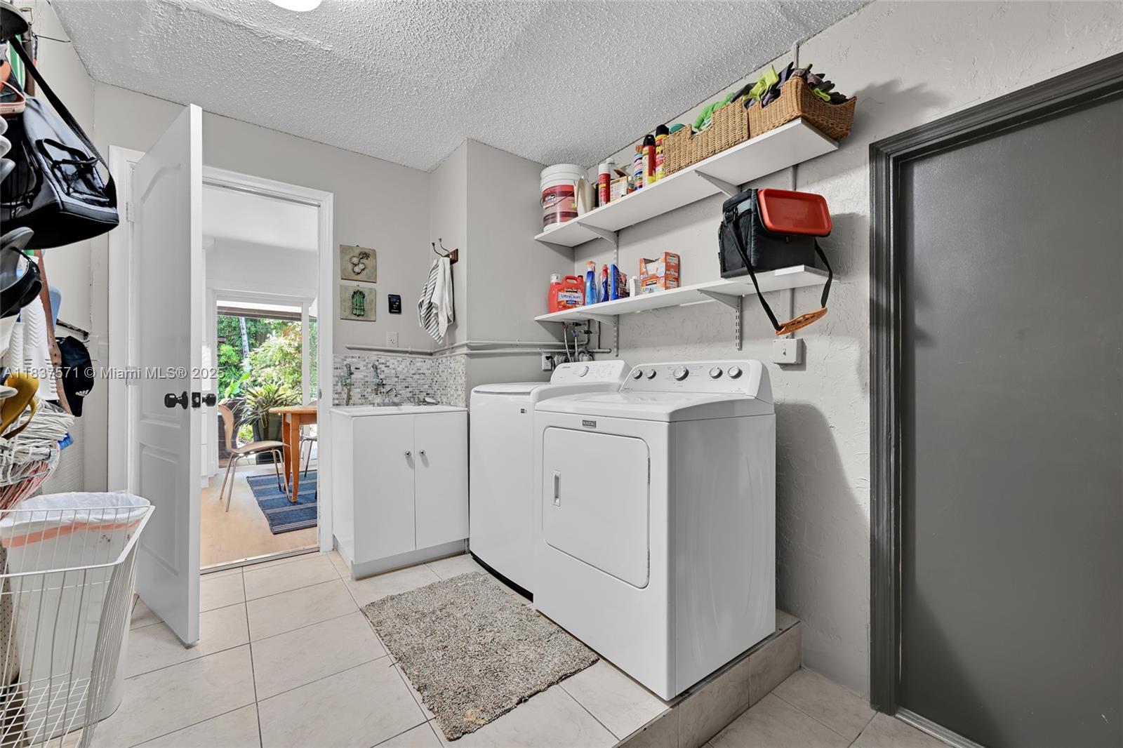 378 SW 33rd Ter