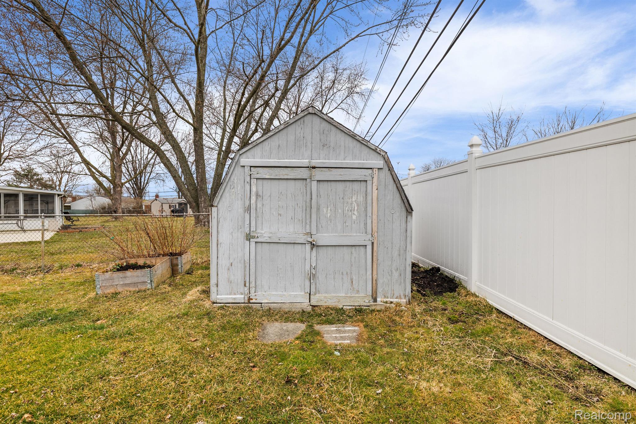 751 TANGLEWOOD Drive