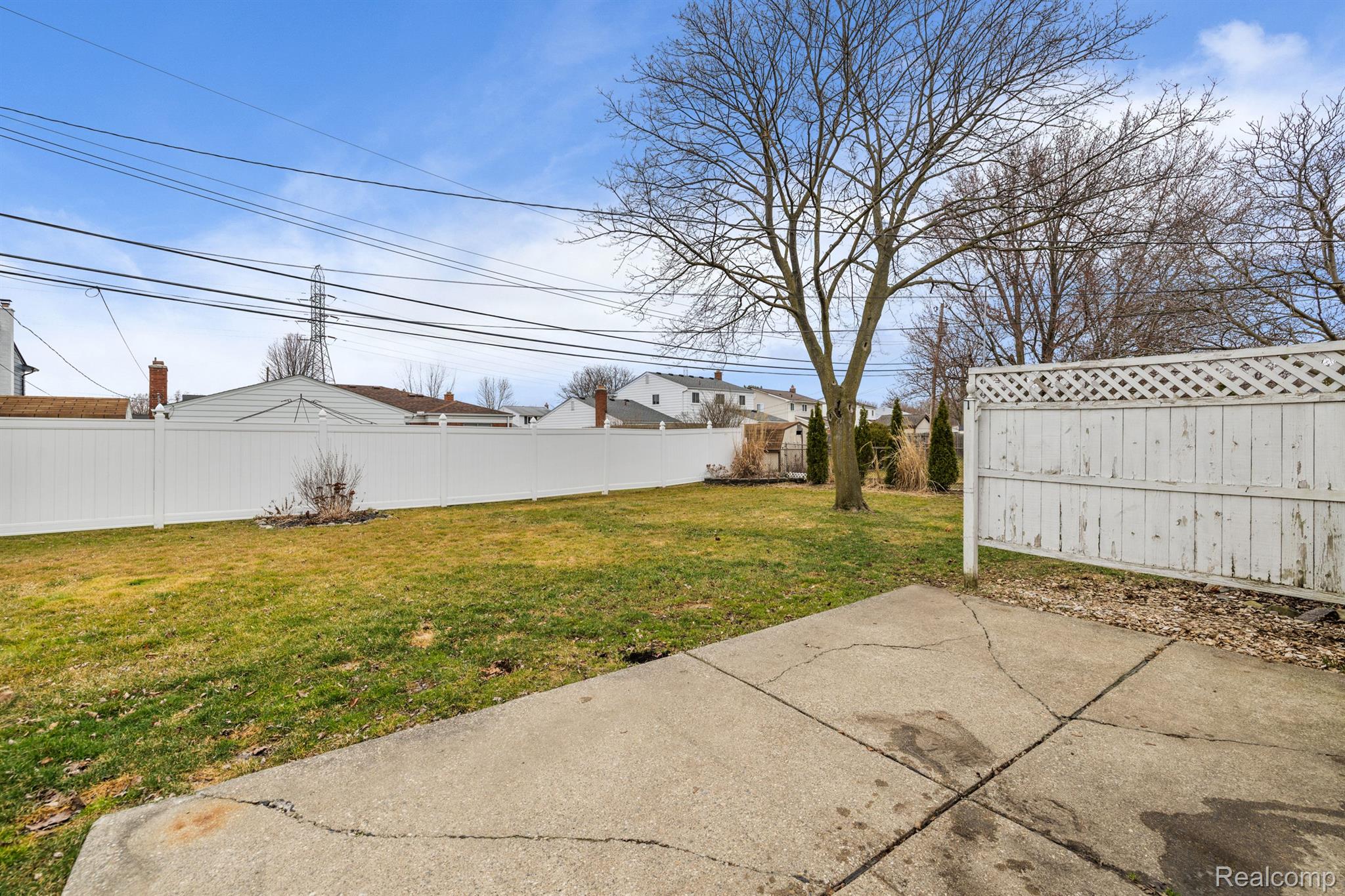751 TANGLEWOOD Drive