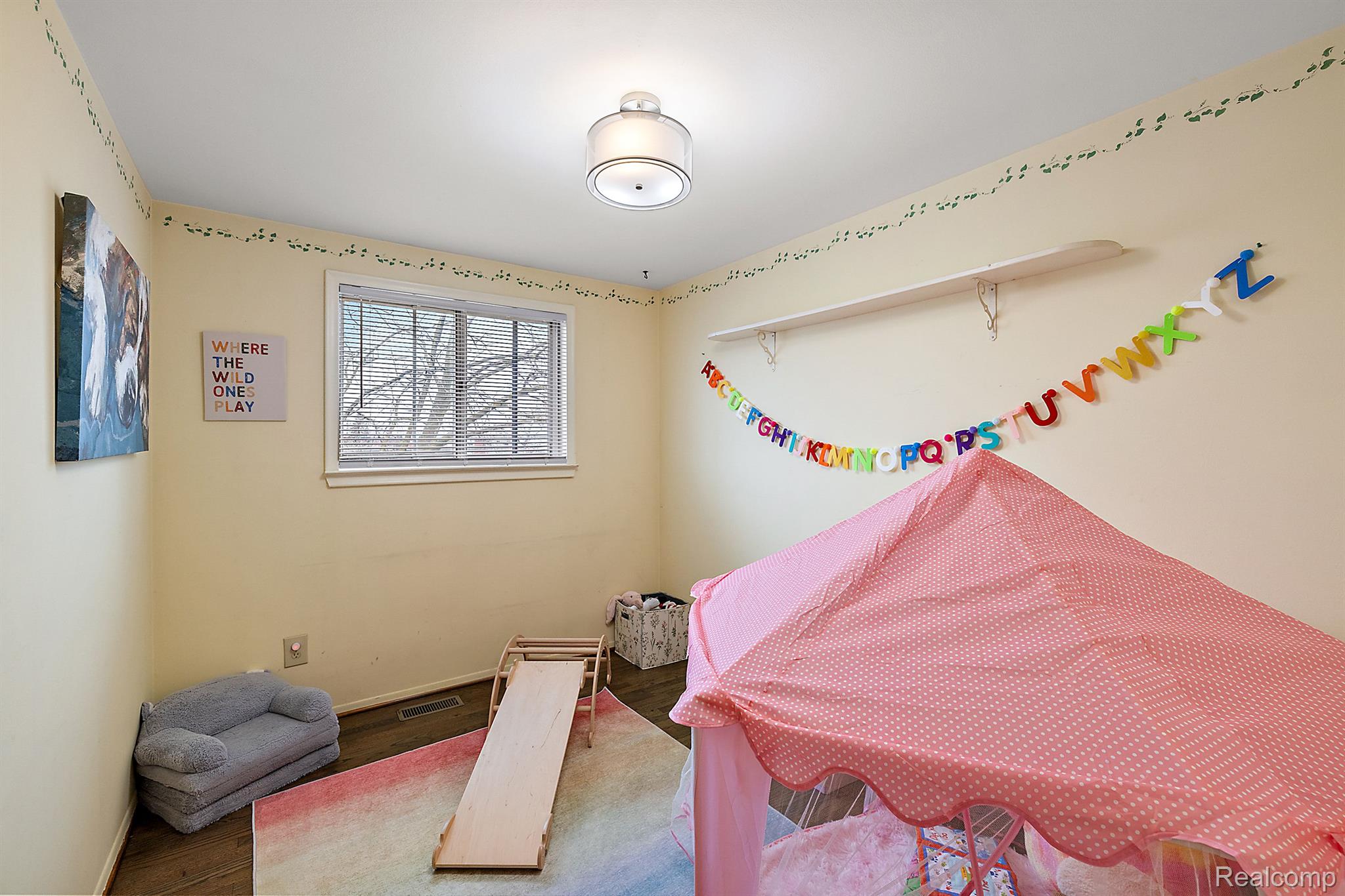 751 TANGLEWOOD Drive