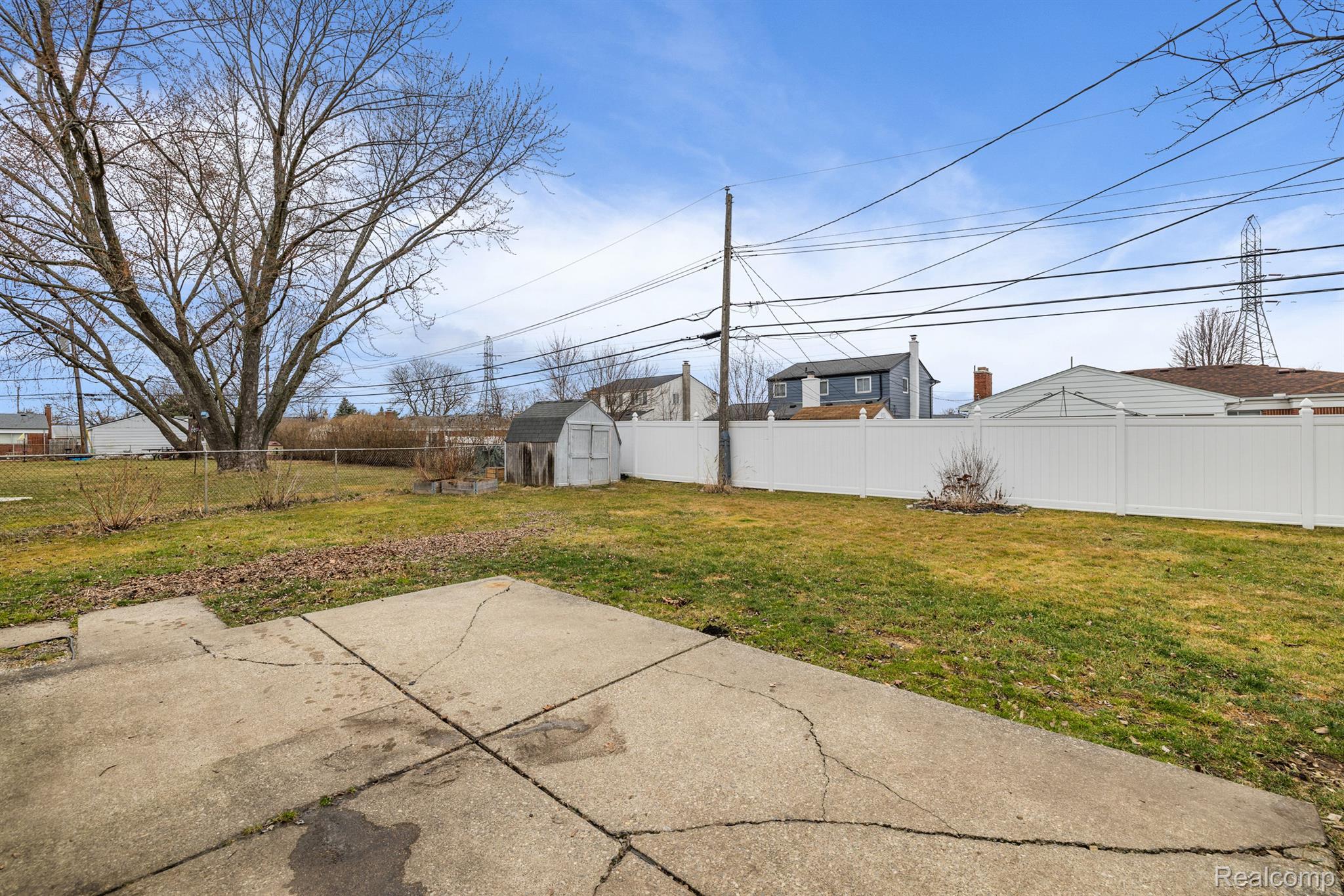 751 TANGLEWOOD Drive