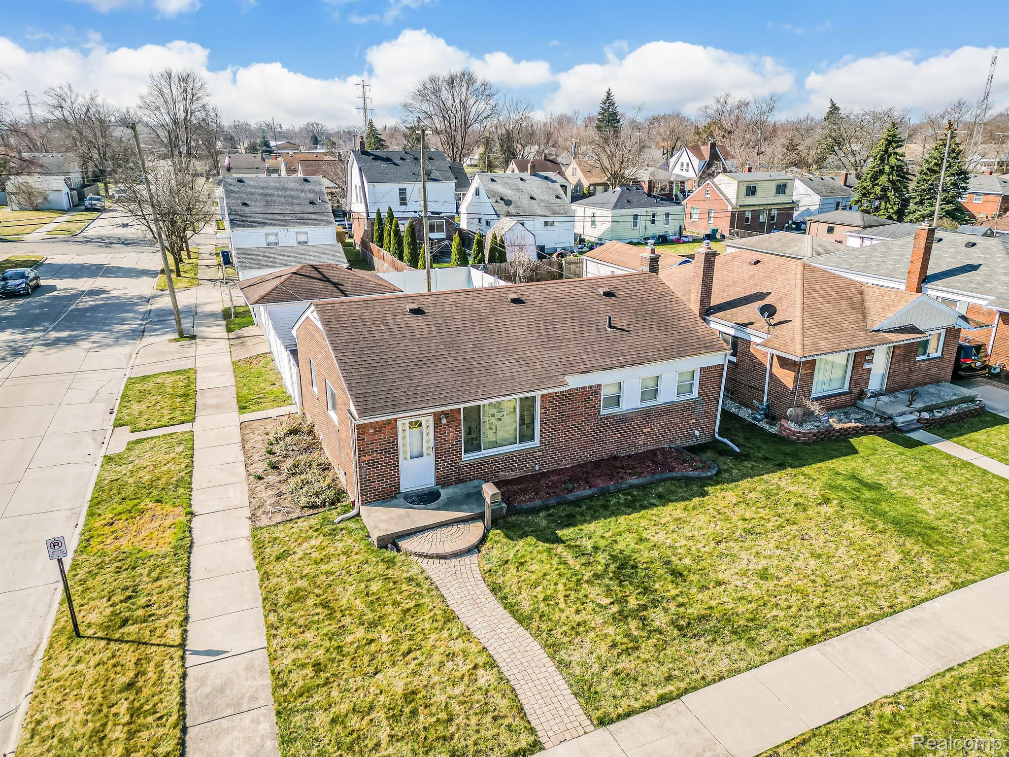 707 DETROIT Avenue