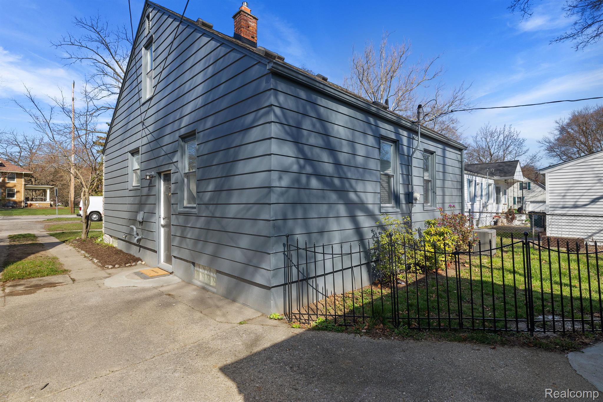 2616 N MAIN Street