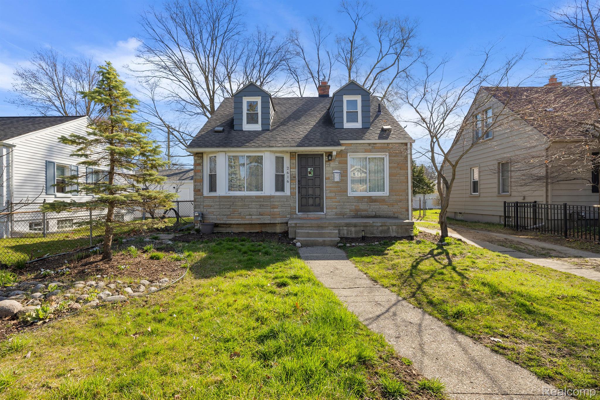2616 N MAIN Street
