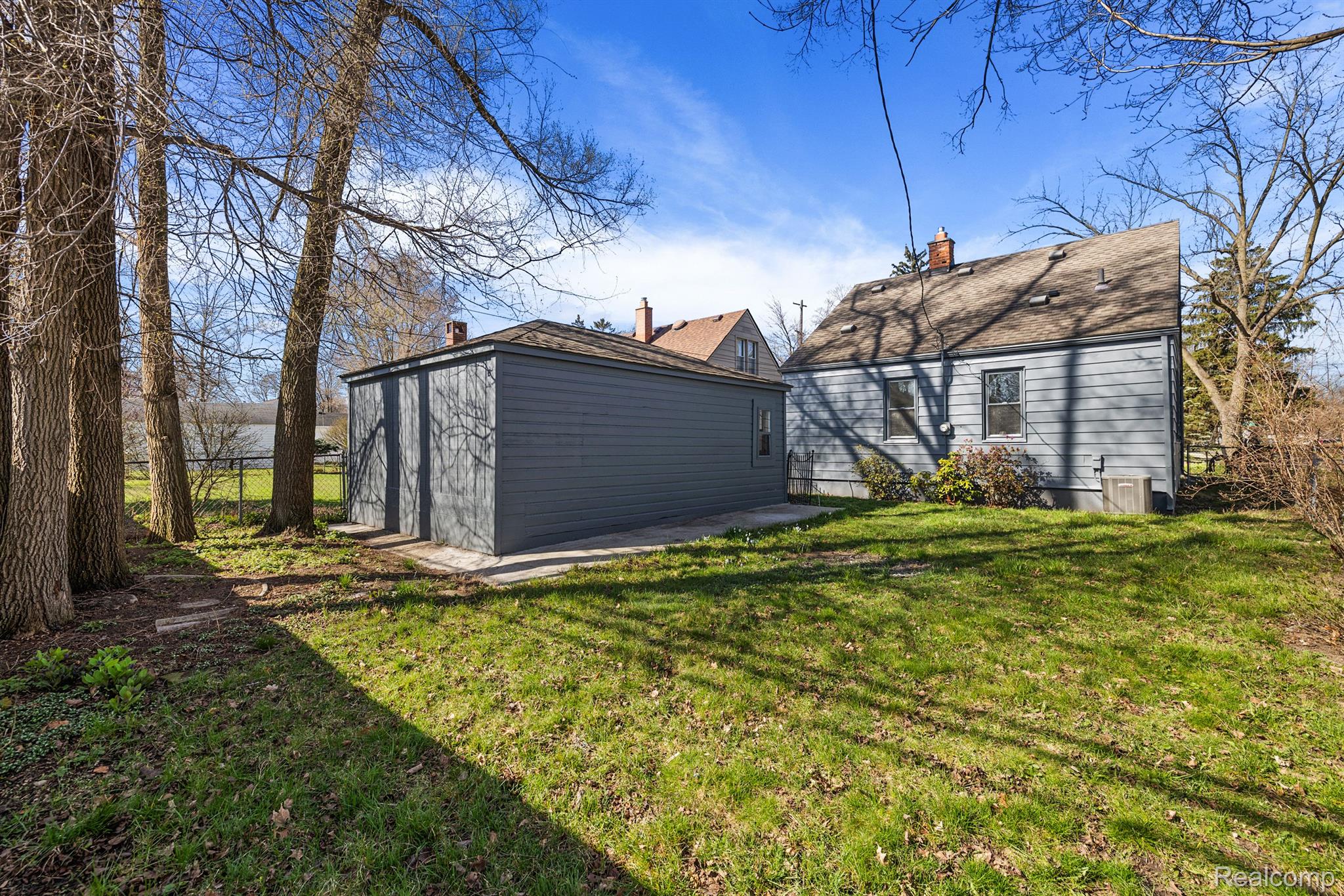 2616 N MAIN Street