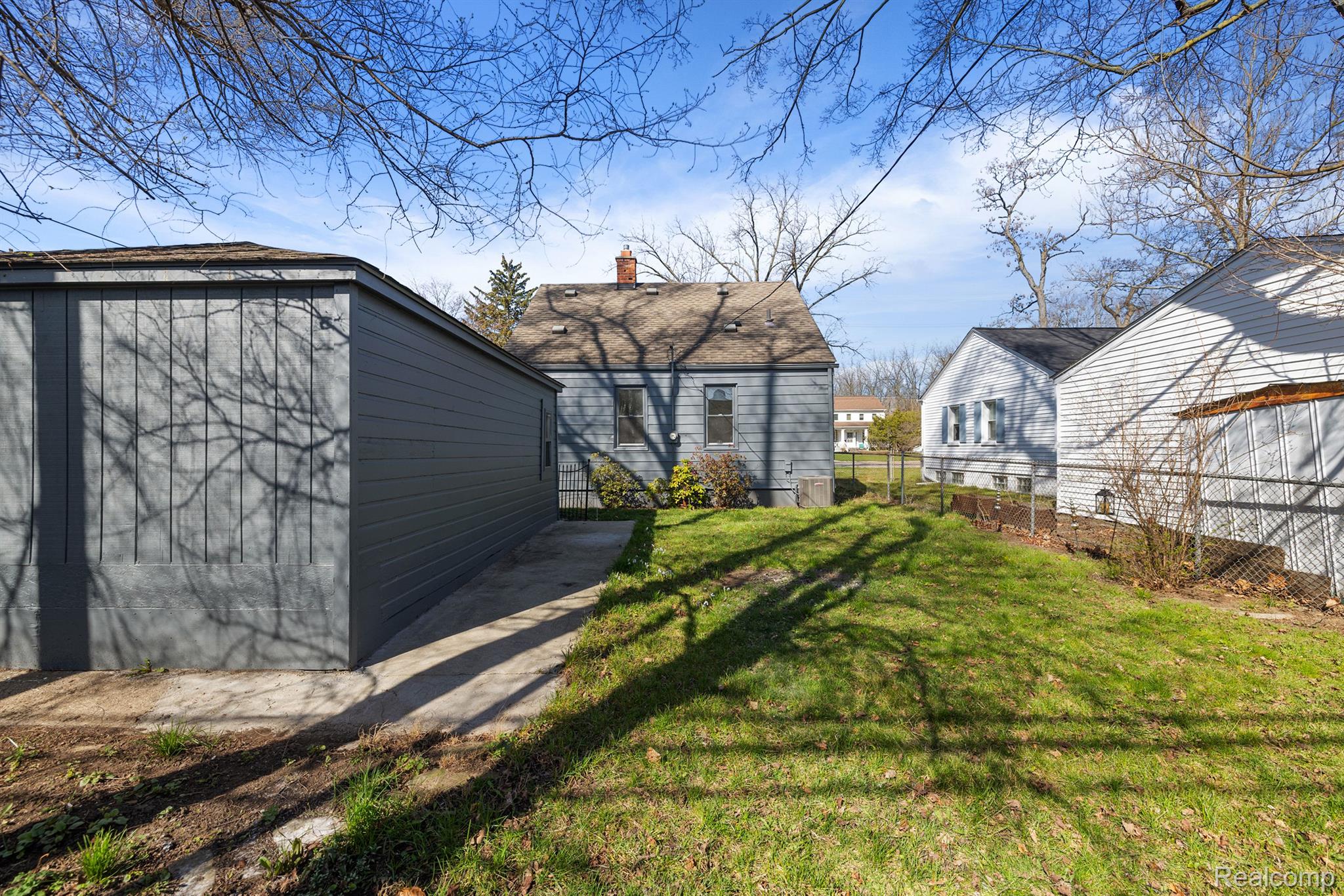 2616 N MAIN Street