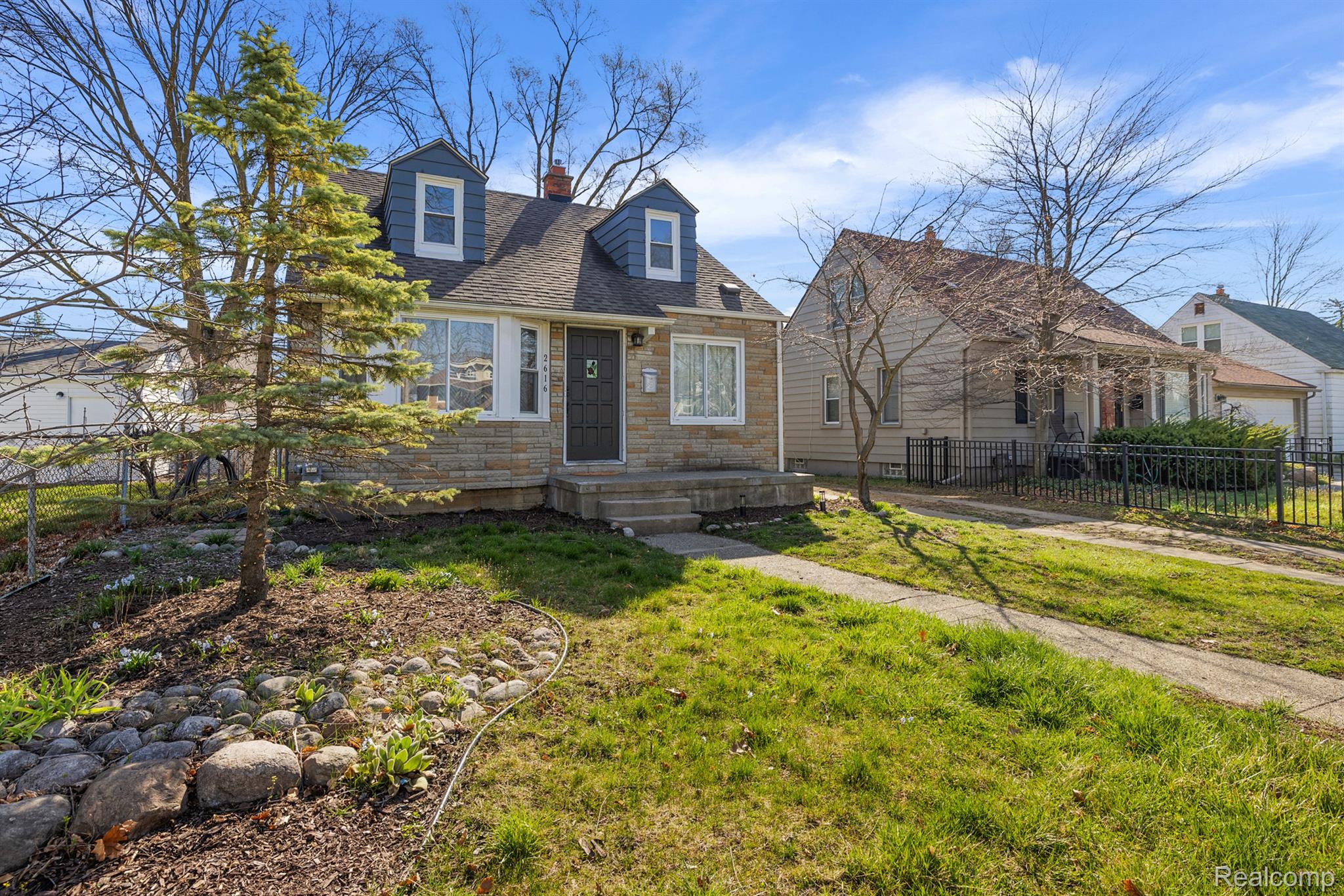 2616 N MAIN Street