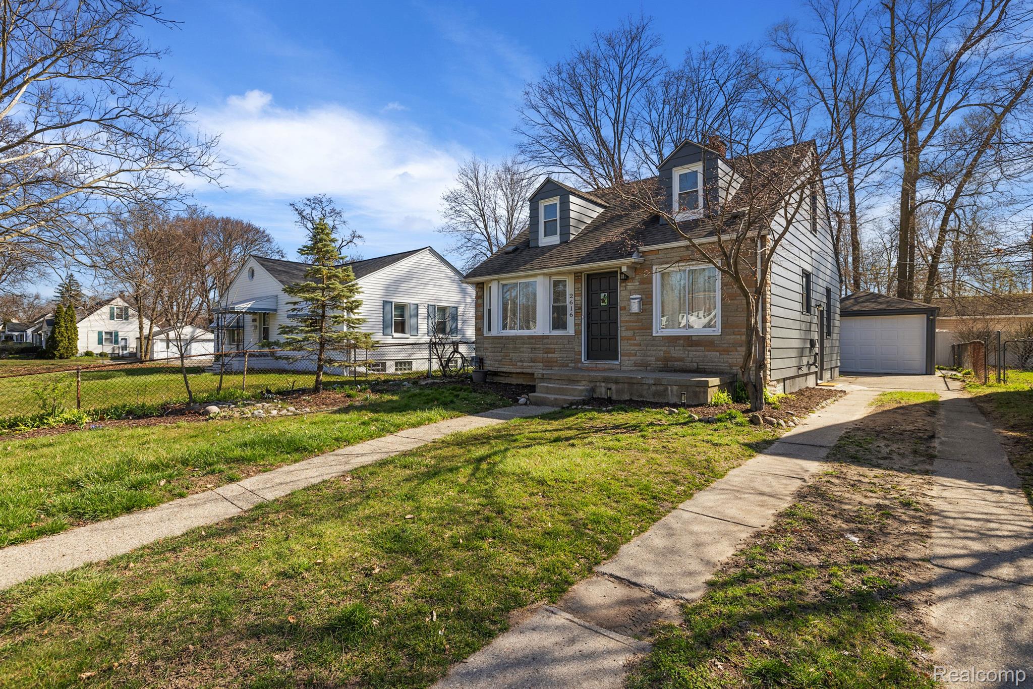 2616 N MAIN Street
