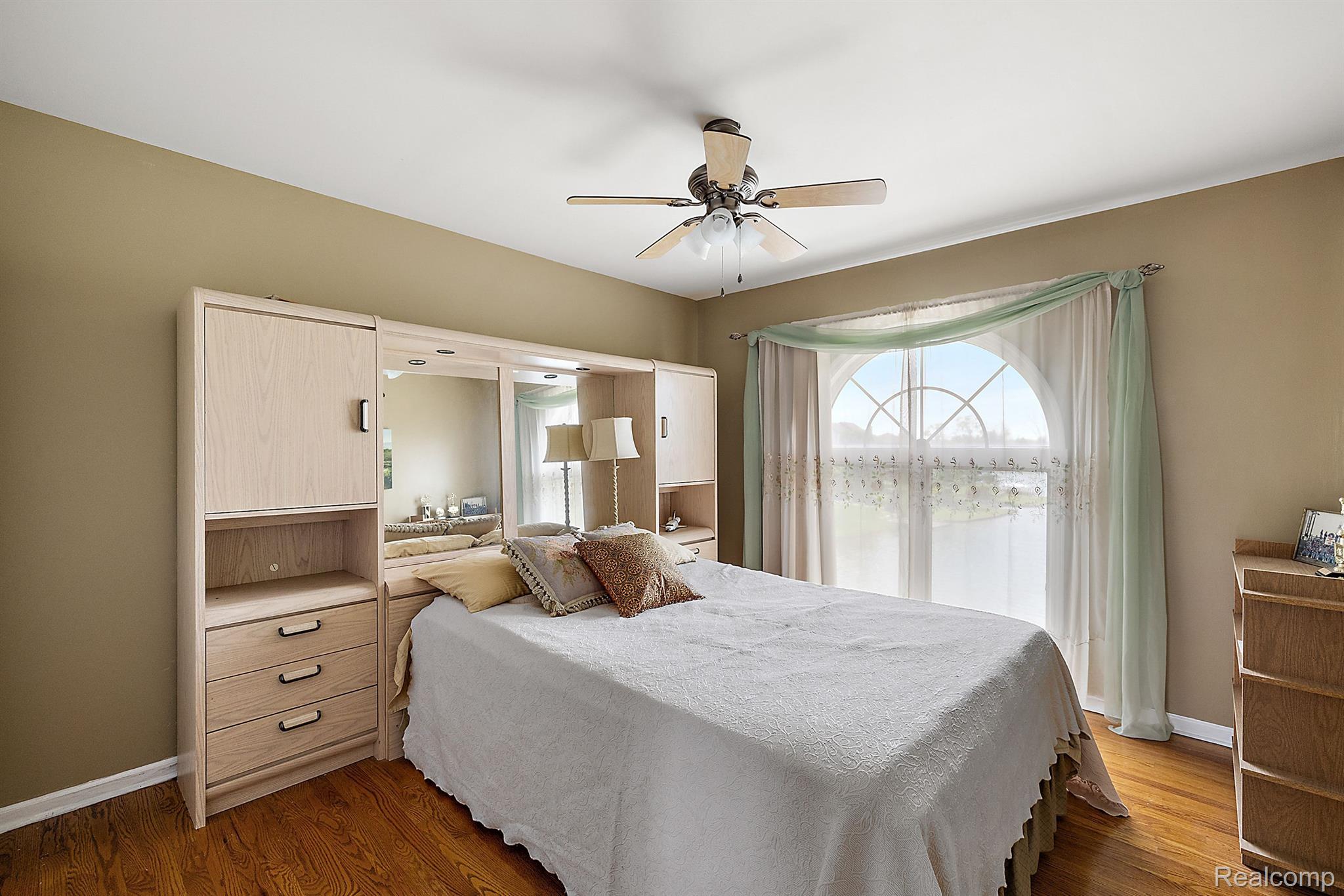 51299 SANDSHORES Drive