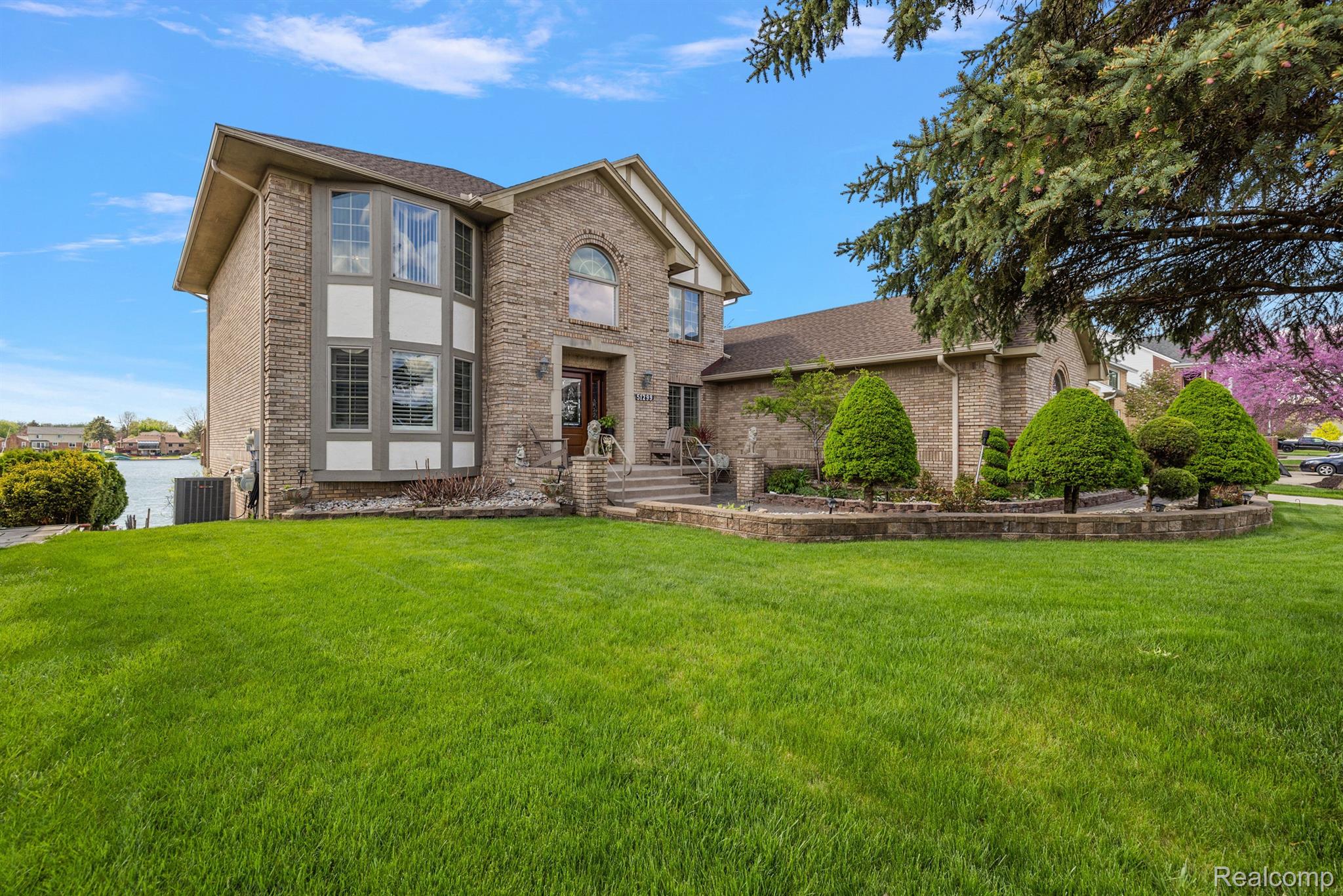 51299 SANDSHORES Drive