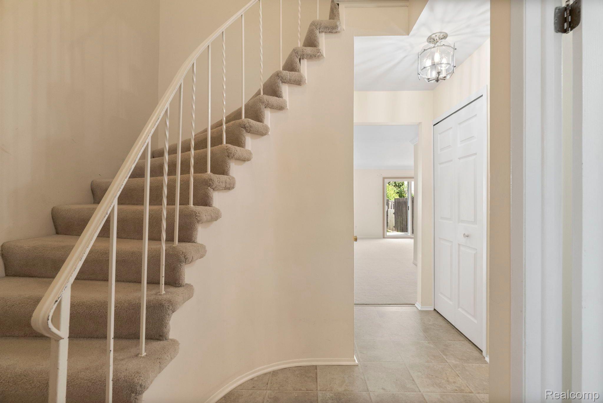 131 STRATFORD Lane
