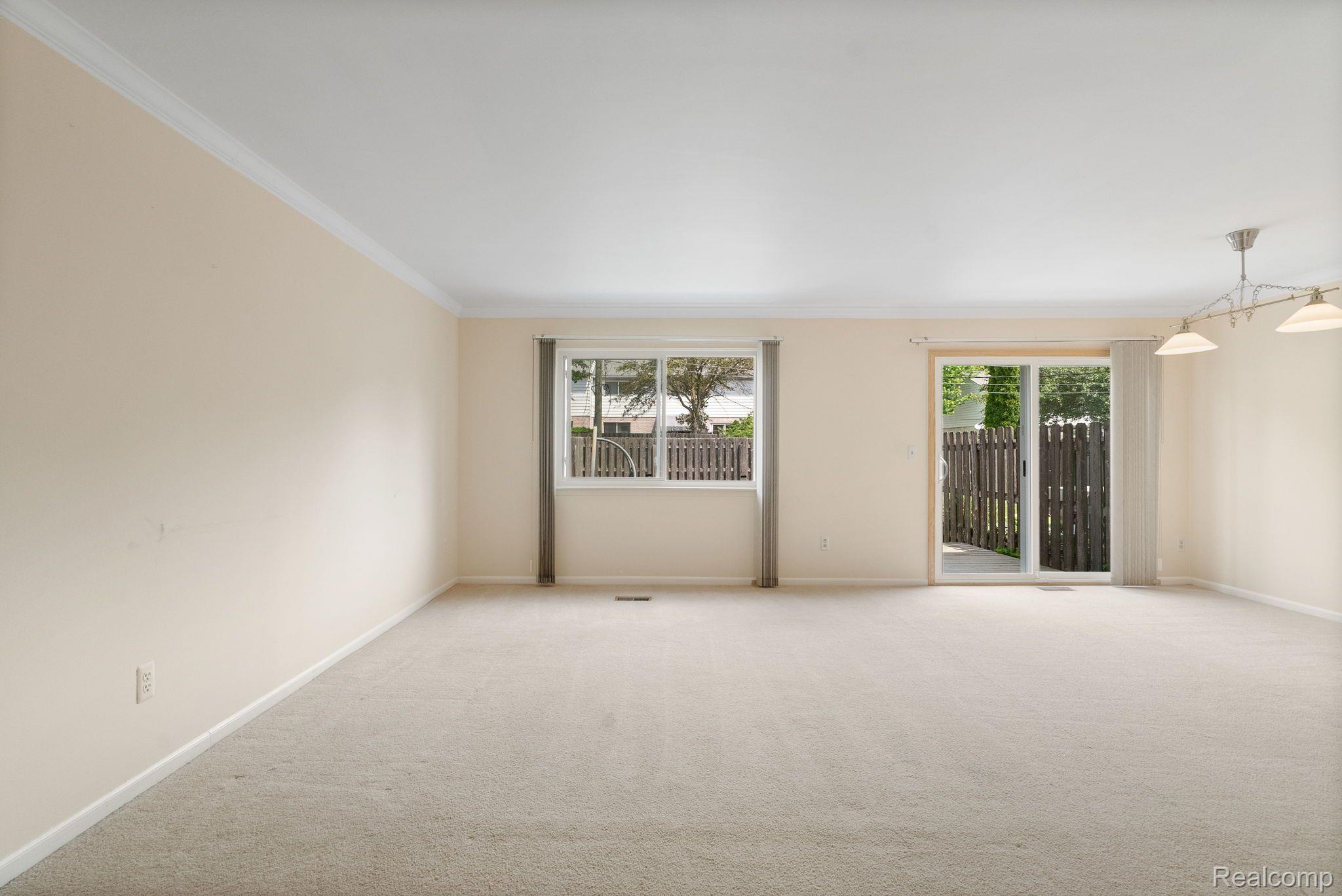 131 STRATFORD Lane