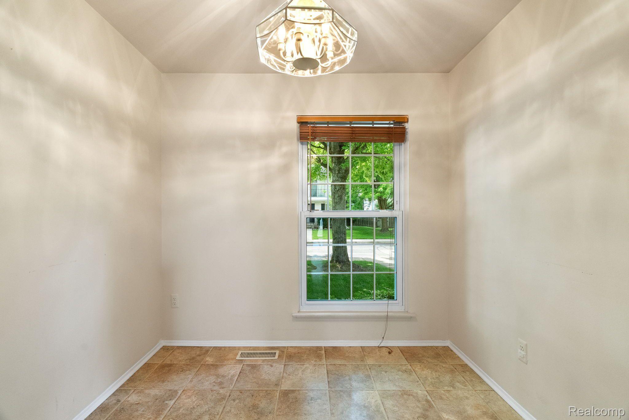 131 STRATFORD Lane