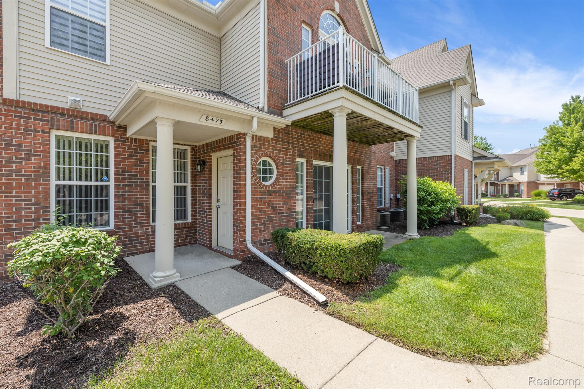8475 HEYWOOD Circle