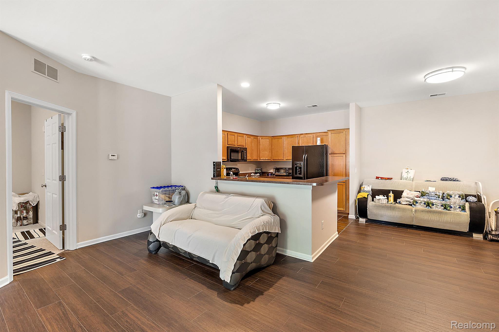 8475 HEYWOOD Circle