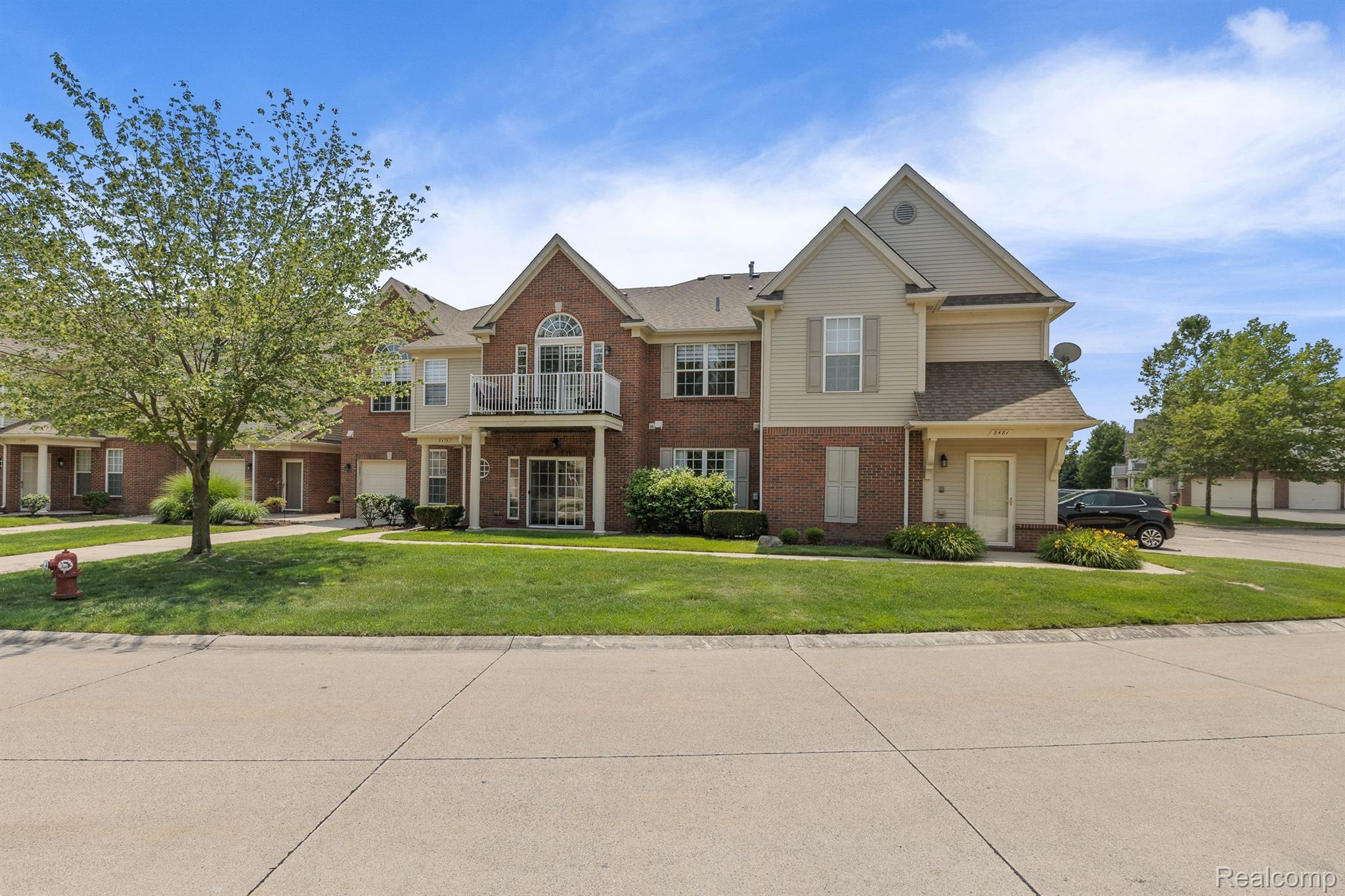 8475 HEYWOOD Circle