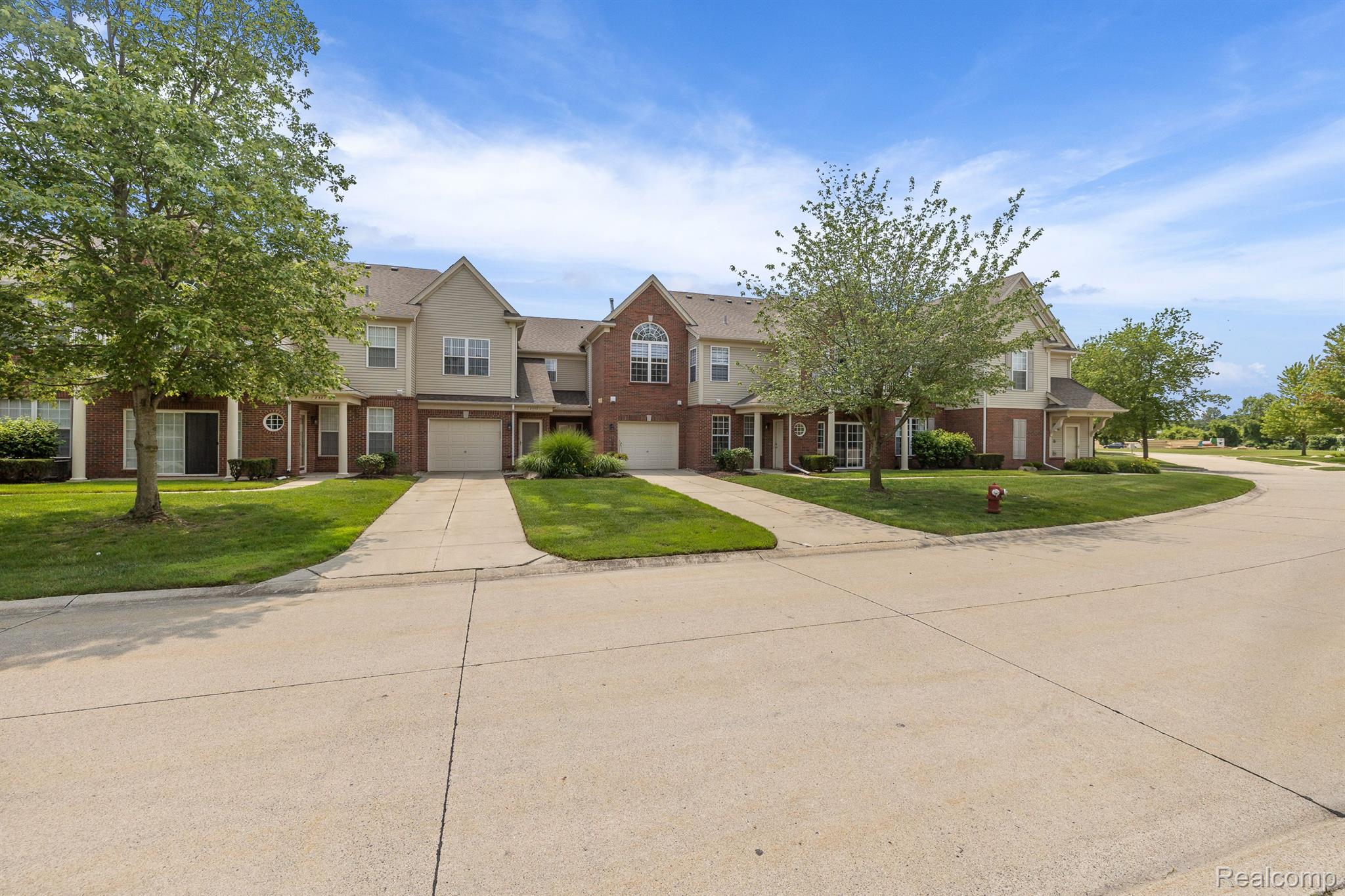 8475 HEYWOOD Circle