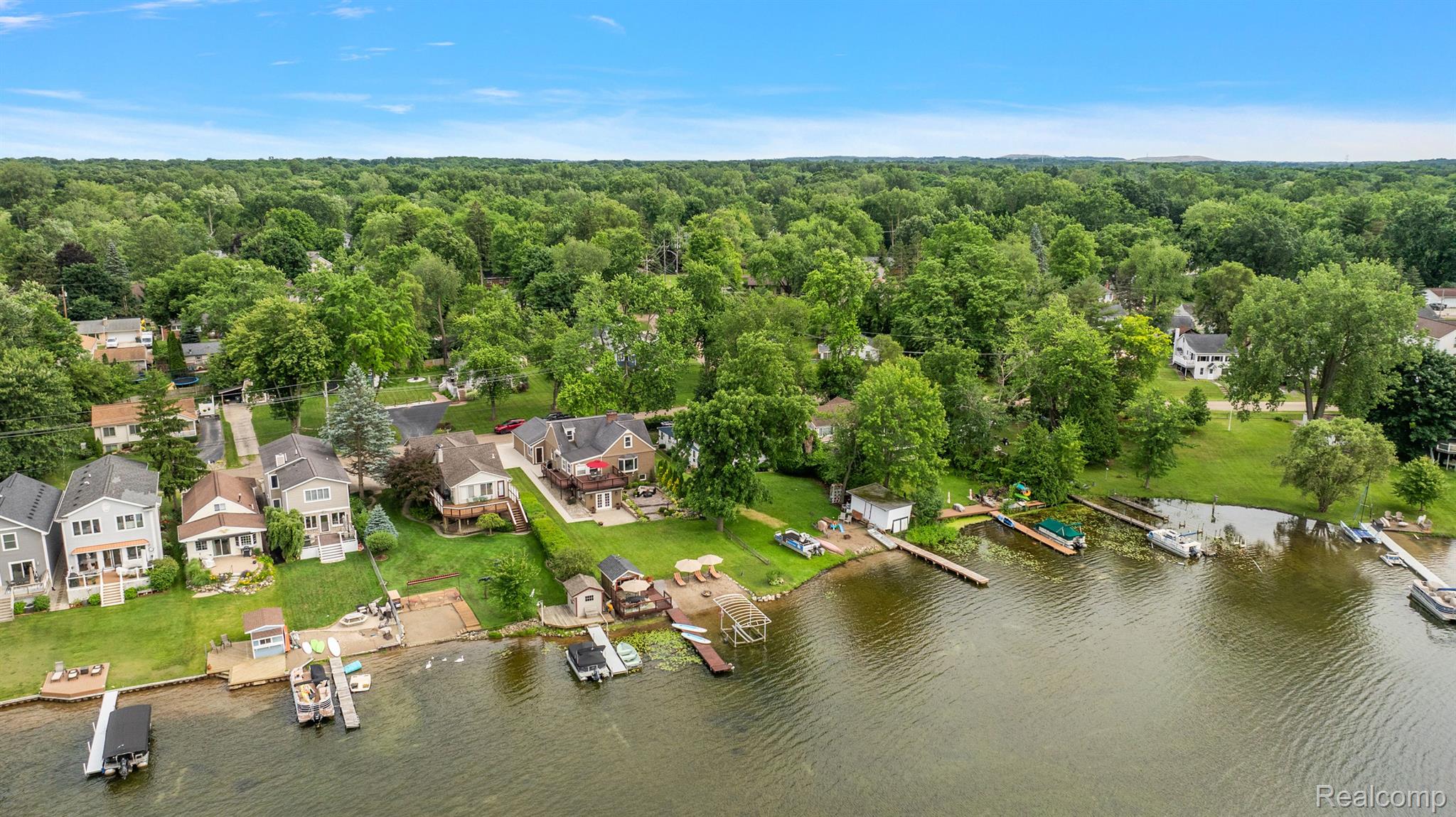 927 S LONG LAKE Boulevard