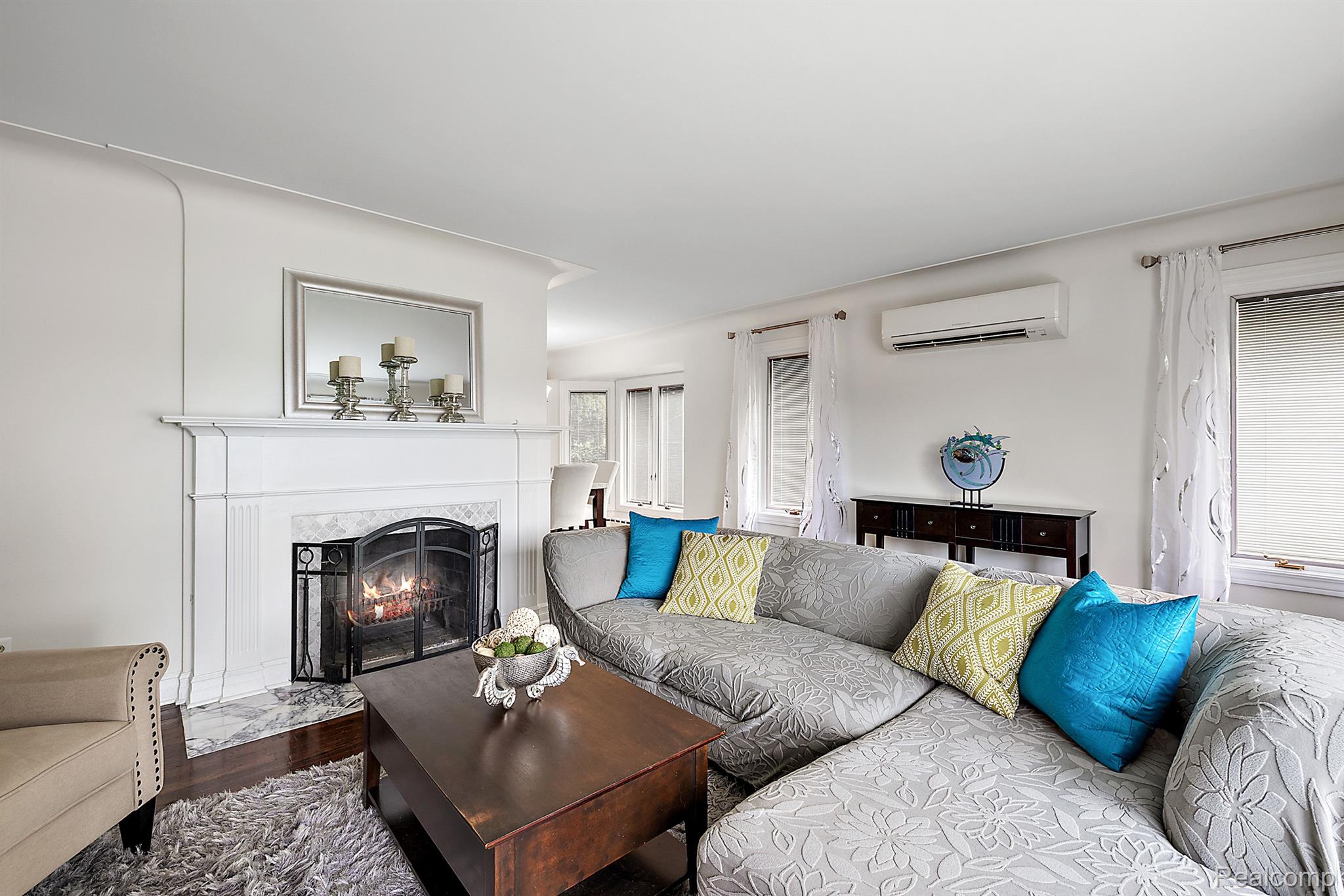 927 S LONG LAKE Boulevard