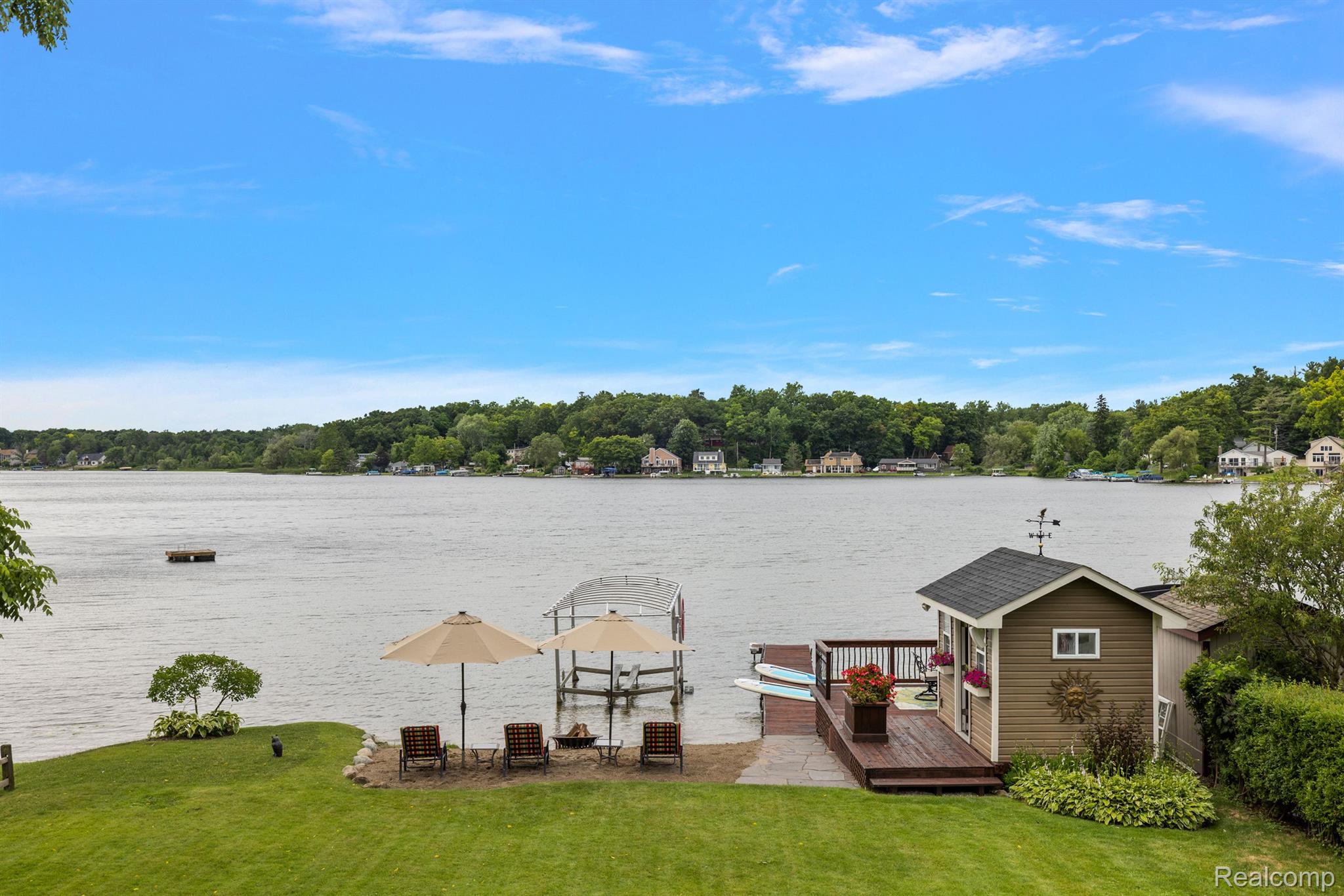 927 S LONG LAKE Boulevard