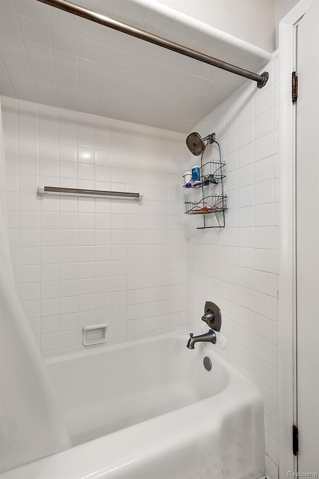 927 S LONG LAKE Boulevard