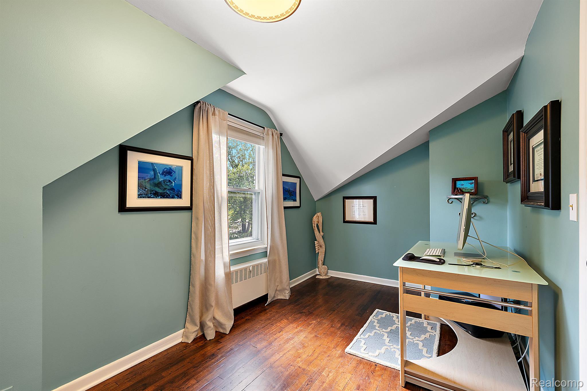 927 S LONG LAKE Boulevard