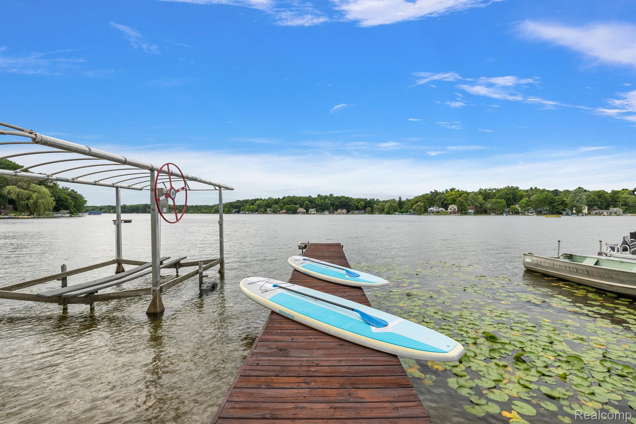 927 S LONG LAKE Boulevard