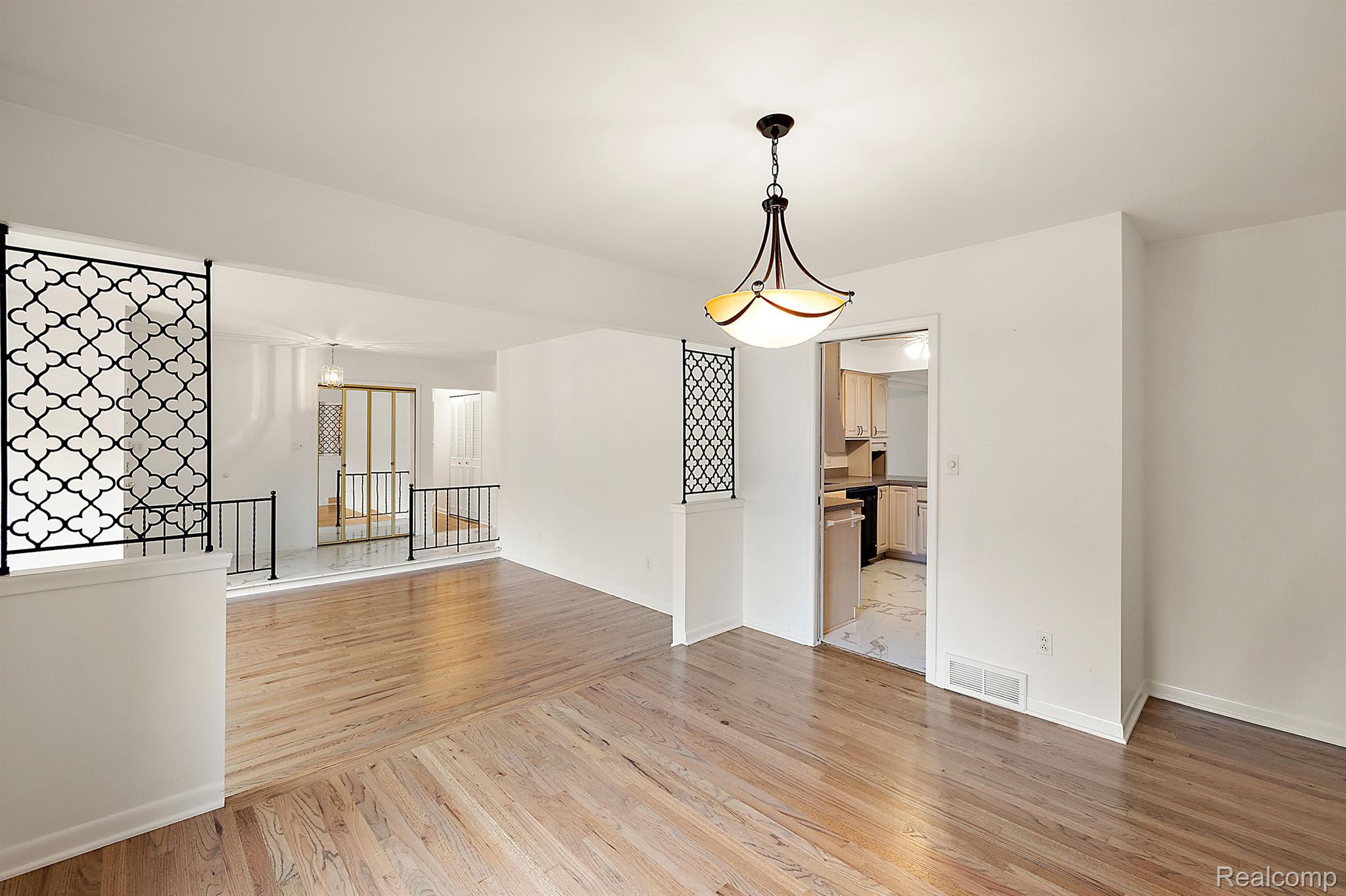 60 E SQUARE LAKE Road