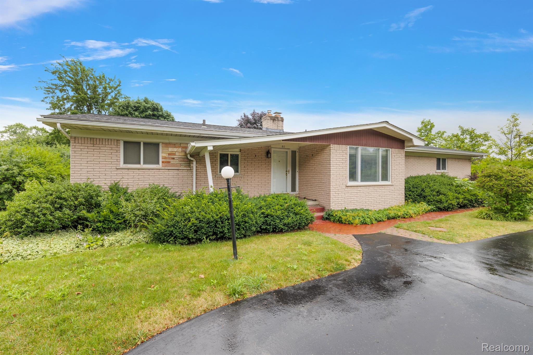 60 E SQUARE LAKE Road