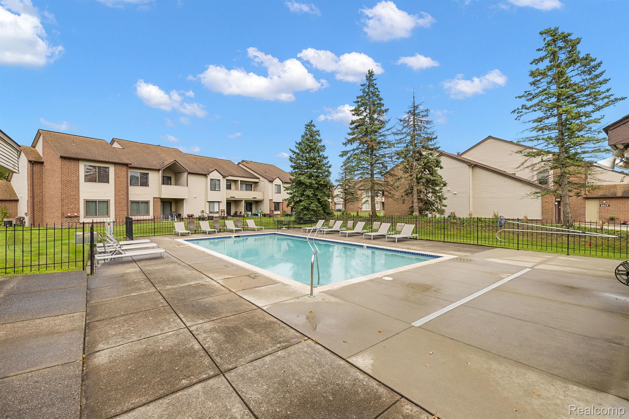 6660 RIDGEFIELD Circle Unit #204