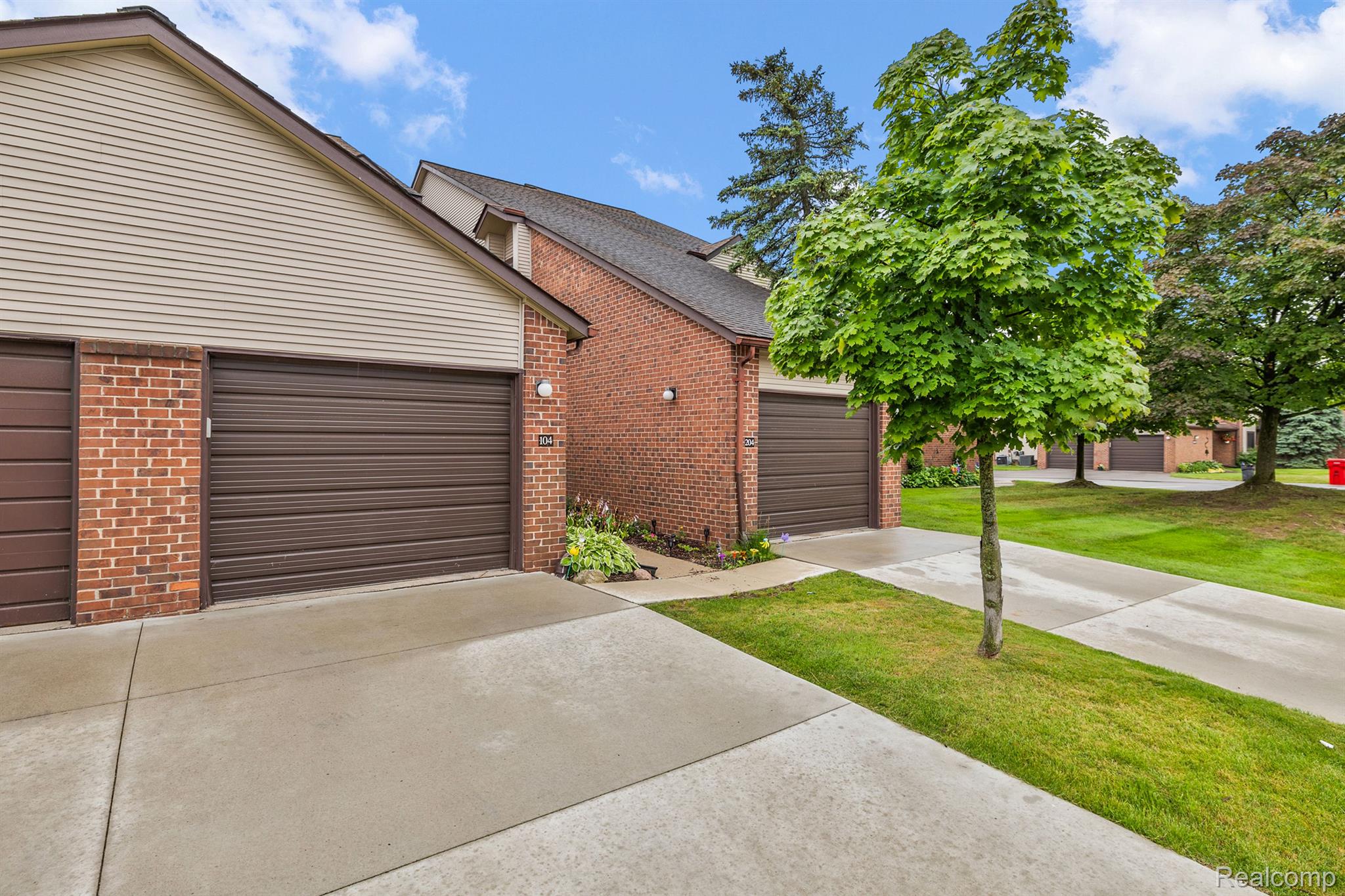 6660 RIDGEFIELD Circle Unit #204