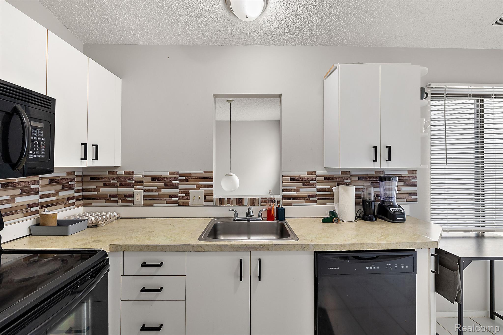 6660 RIDGEFIELD Circle Unit #204