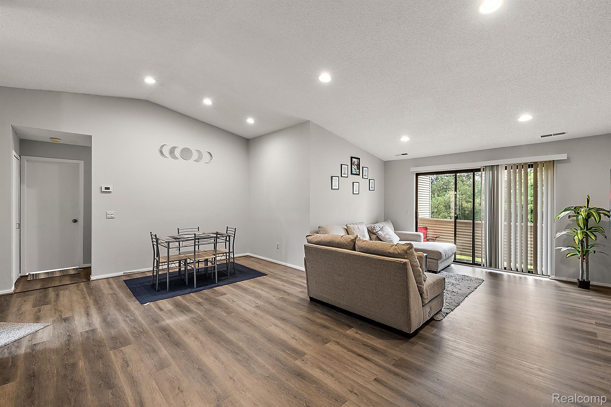 6660 RIDGEFIELD Circle Unit #204